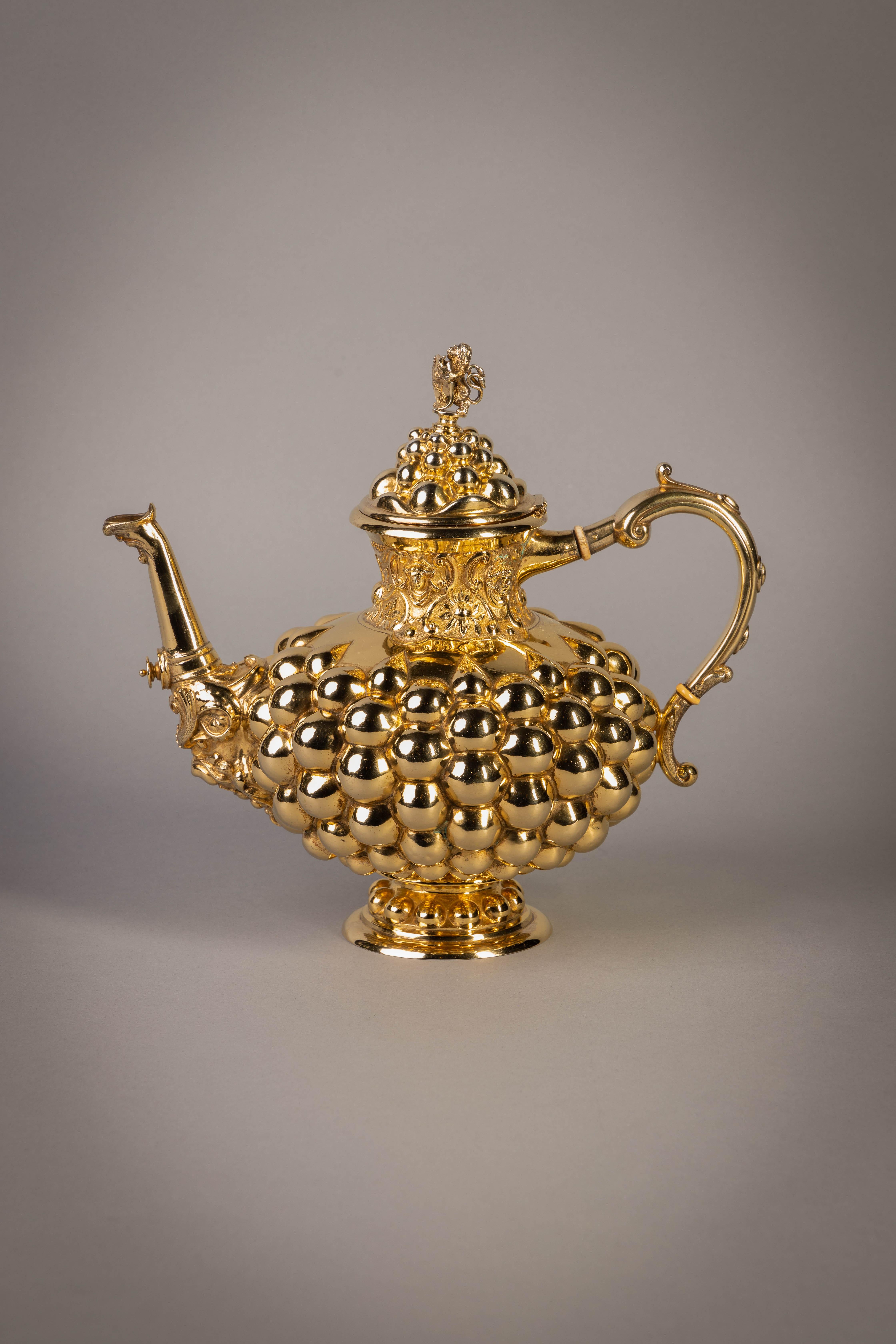 Service à thé et à café allemand en argent doré, vers 1875 en vente 12