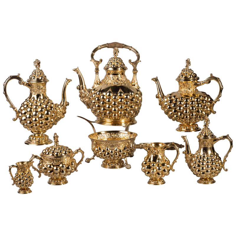 Extensive Augarten Porcelain Dinner, Coffee and Tea Service, circa 1935 ...