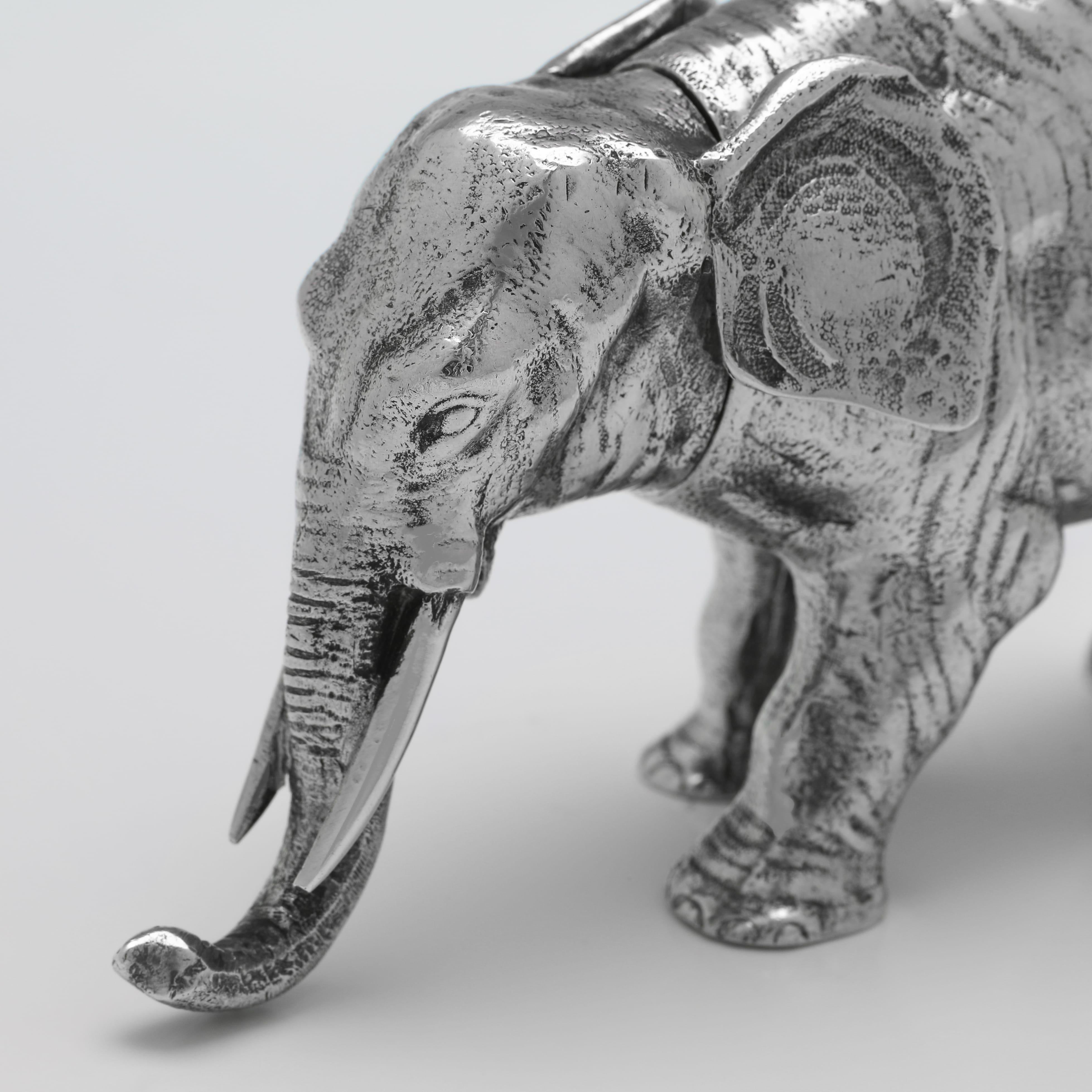 Modello tedesco in argento di un elefante realizzato da P.Oberlander c.1920 In condizioni buone in vendita a London, London