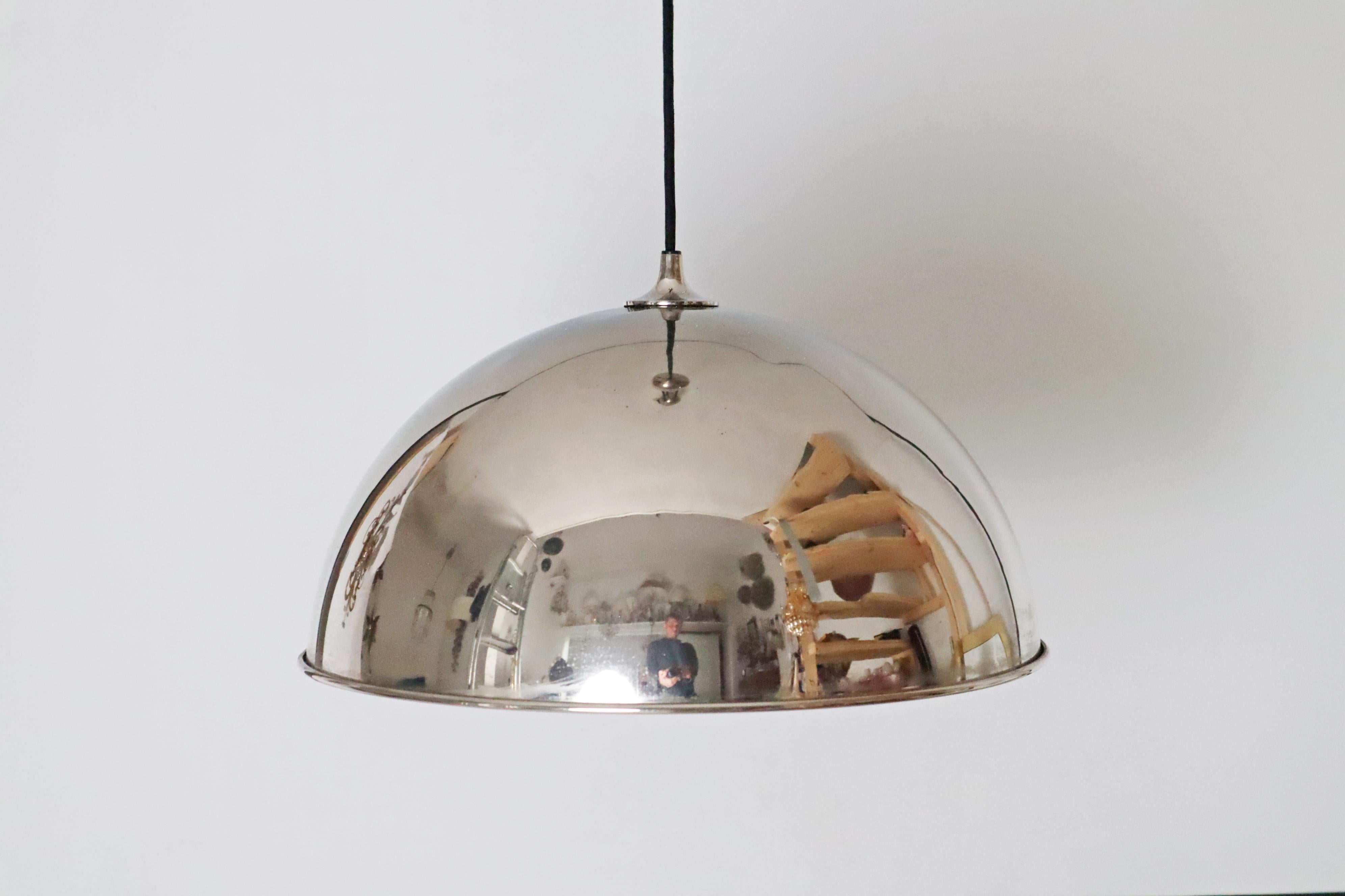 Hollywood Regency Ciondolo da soffitto tedesco Solan in nichel con contrappeso di Florian Schulz, anni '70 in vendita