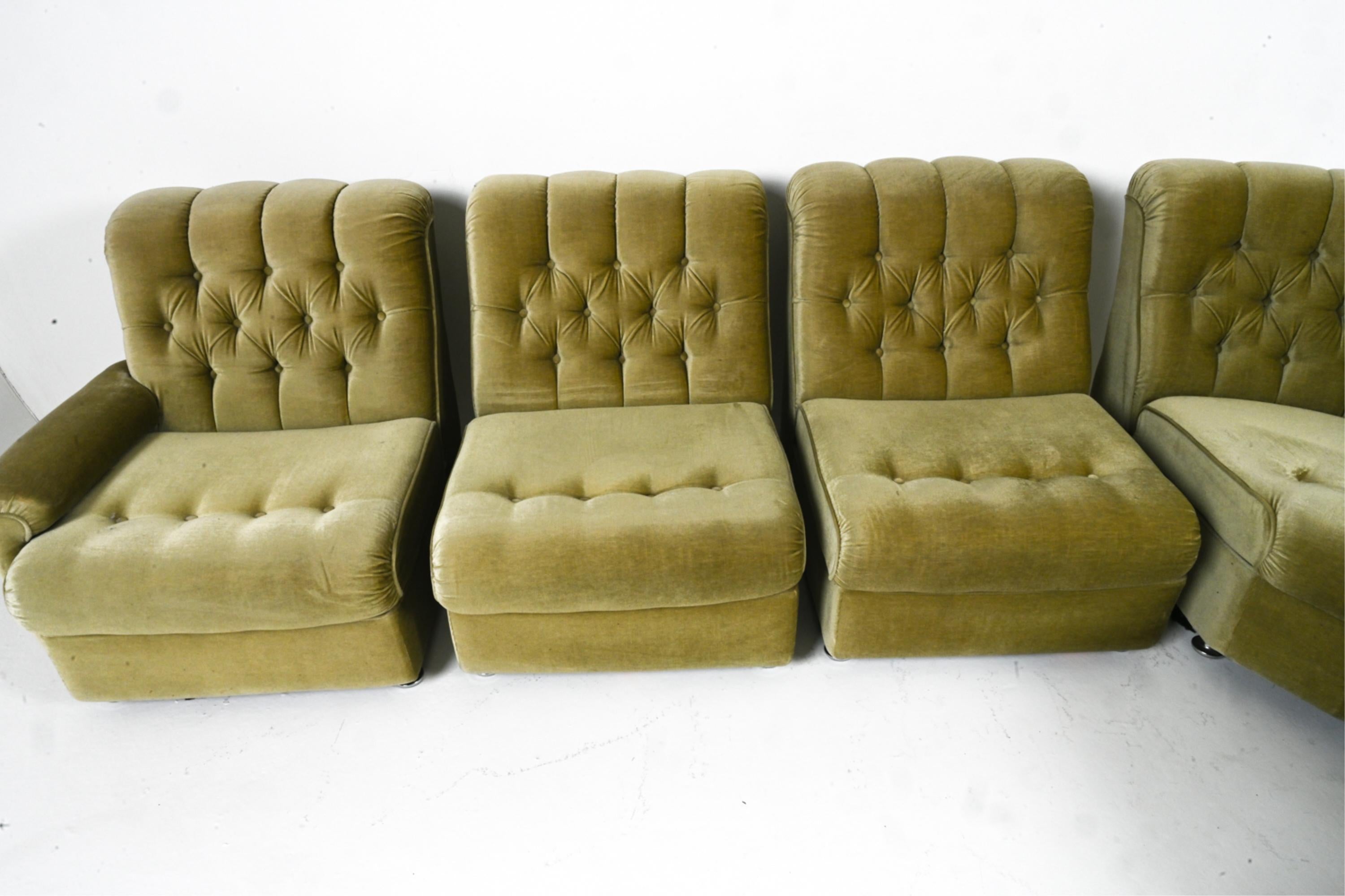Canapé et pouf sectionnels modulaires allemands de l'ère spatiale en mohair vert, vers 1970 en vente 2