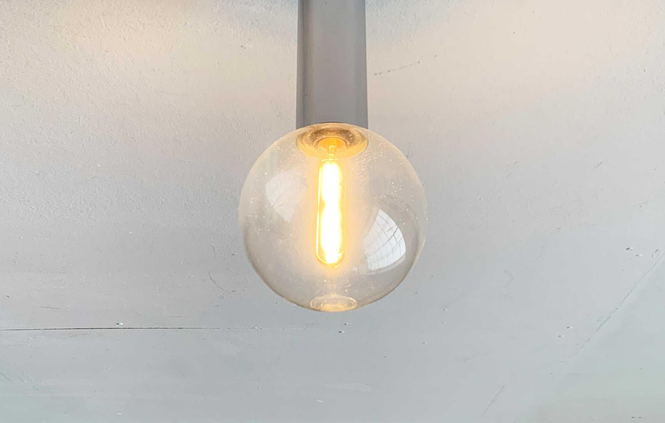 Tedesco Ricambio di vetro tedesco dell'età dello spazio per lampade da tavolo Motoko Ishii 1970s in vendita