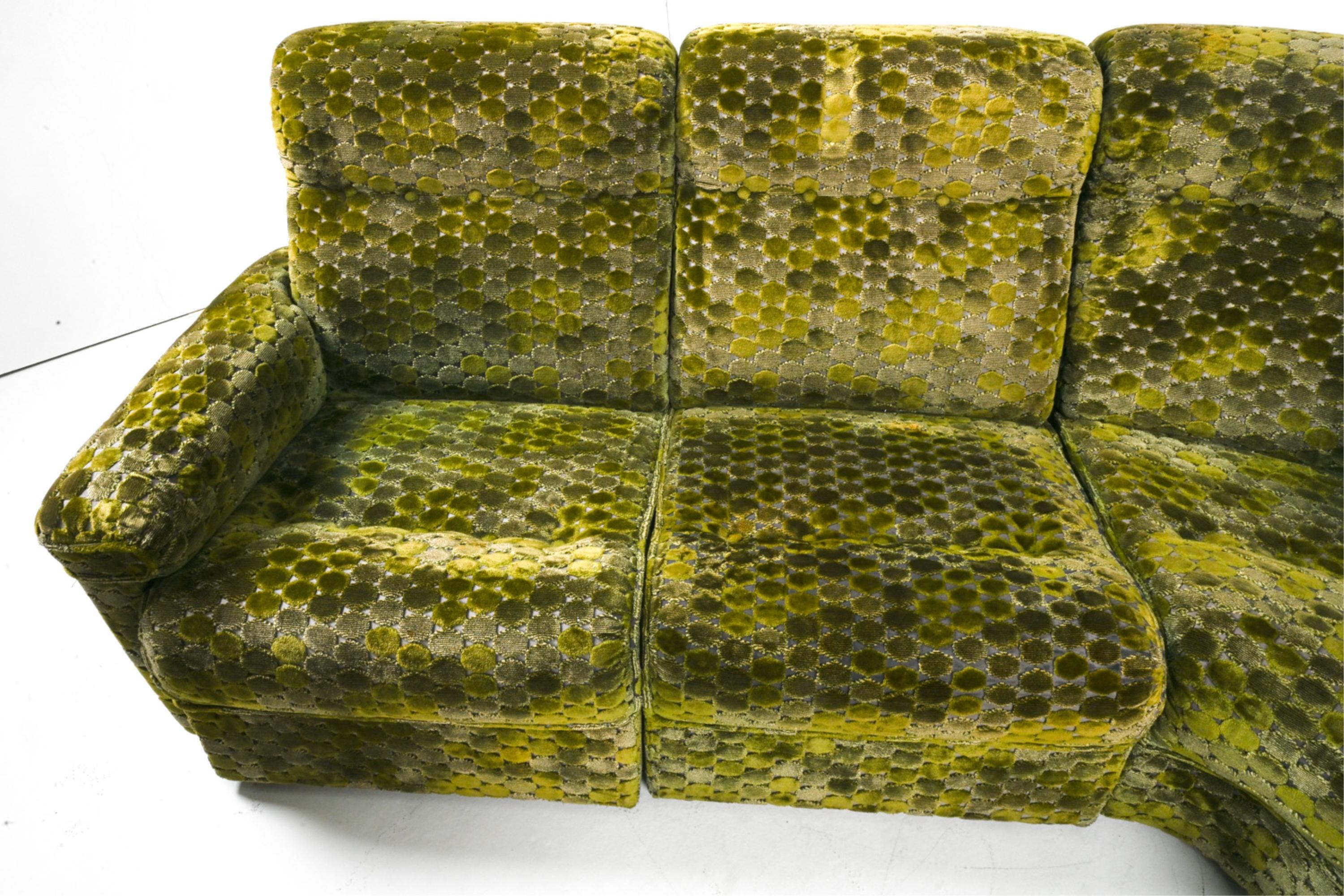 Tissu Canapé d'angle sectionnel allemand de l'ère spatiale en velours coupé en nid d'abeille en vente