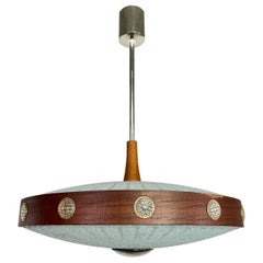 Lustre ovni de l
ère spatiale allemande