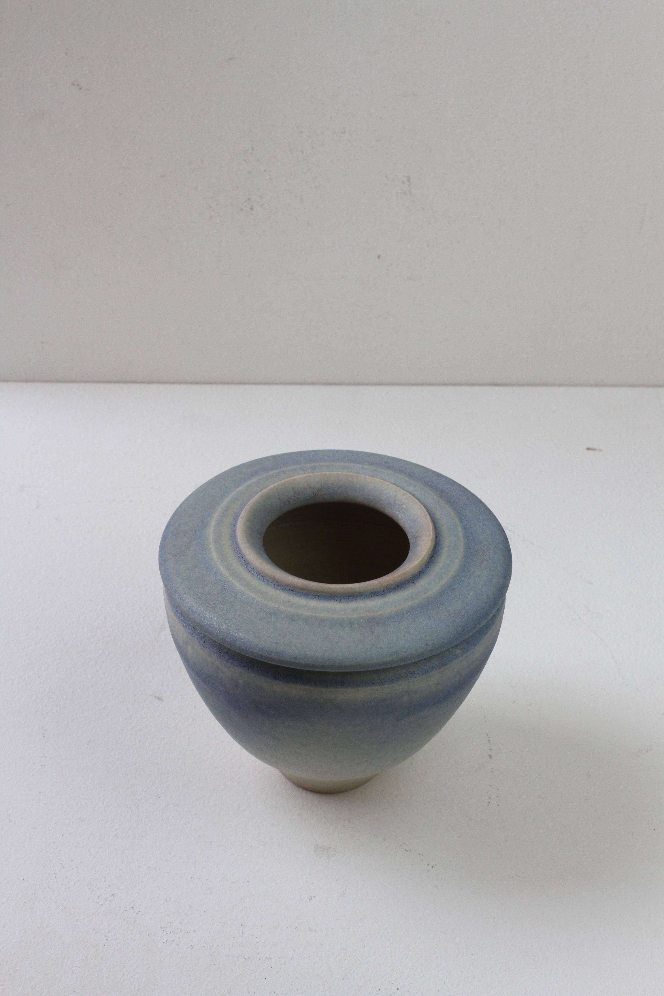 Deutsche Studio Pottery Blaue Vase von Ingeborg Zenker, 1989 im Angebot 7