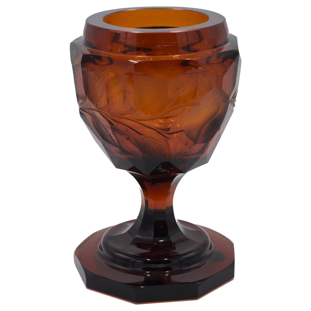 German Style Amber Cut Glass Urn en venta