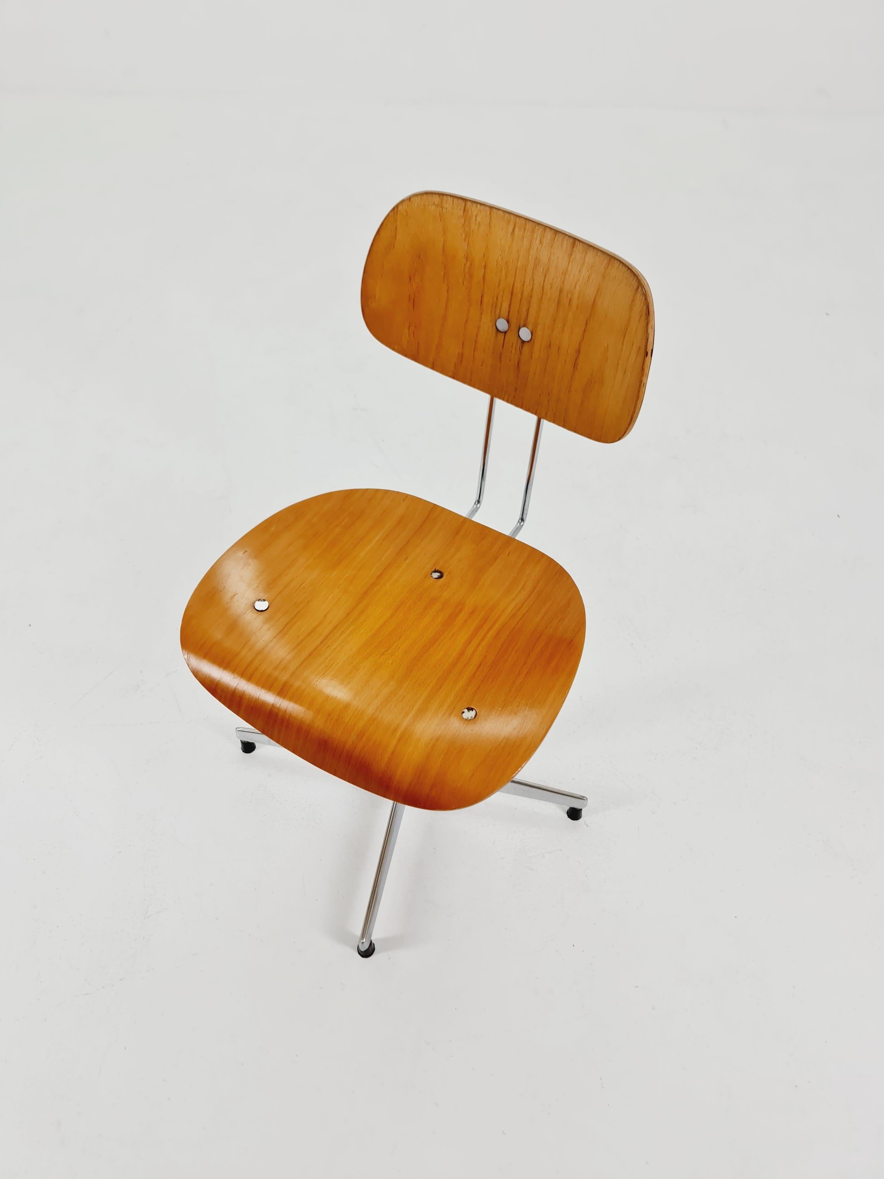 Pivot allemand  Modèle de chaise Bauhaus   par Egon Eiermann pour Wilde + Spieth années 1950 en vente 3