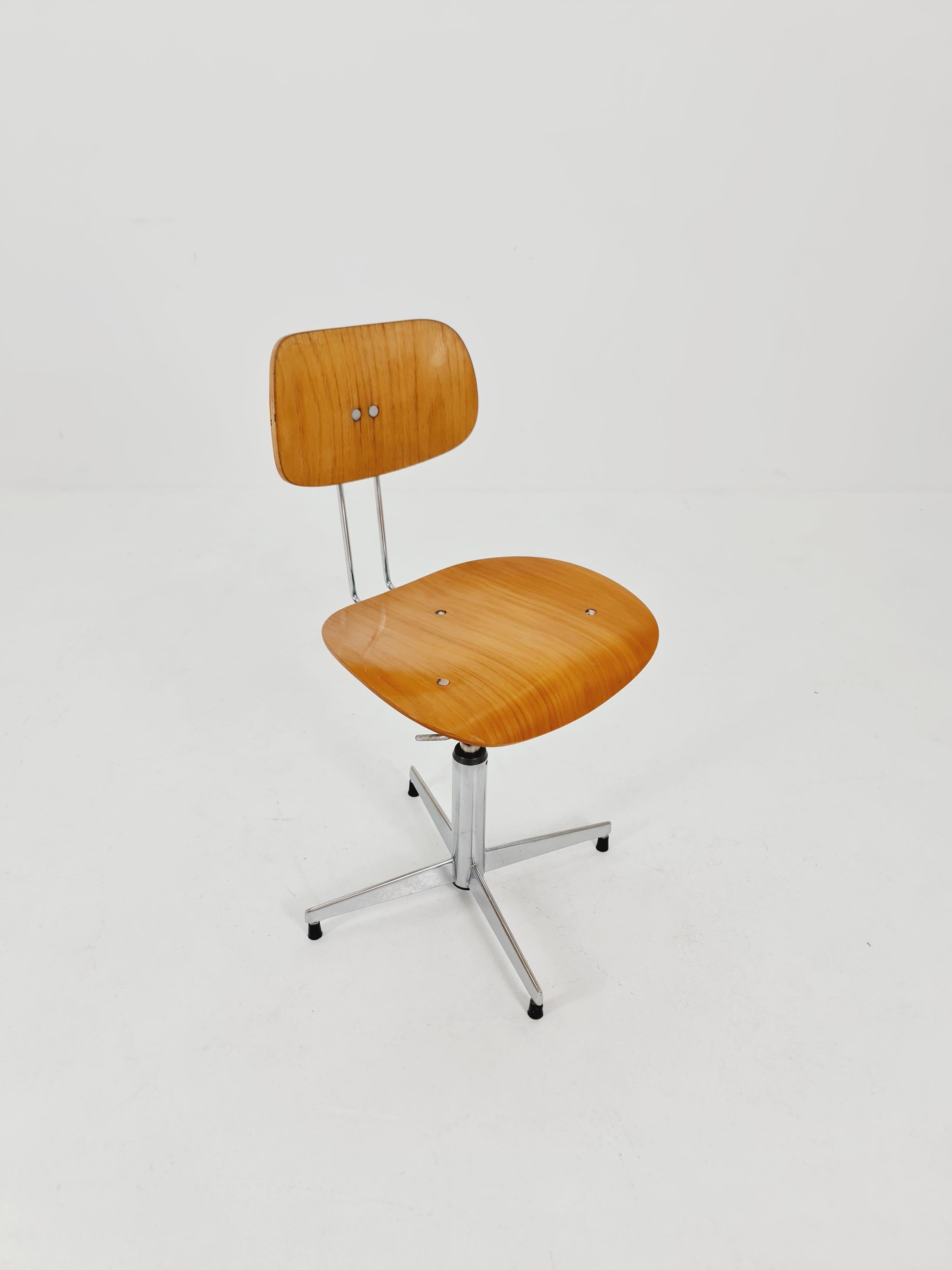 Mid-Century Modern Pivot allemand  Modèle de chaise Bauhaus   par Egon Eiermann pour Wilde + Spieth années 1950 en vente