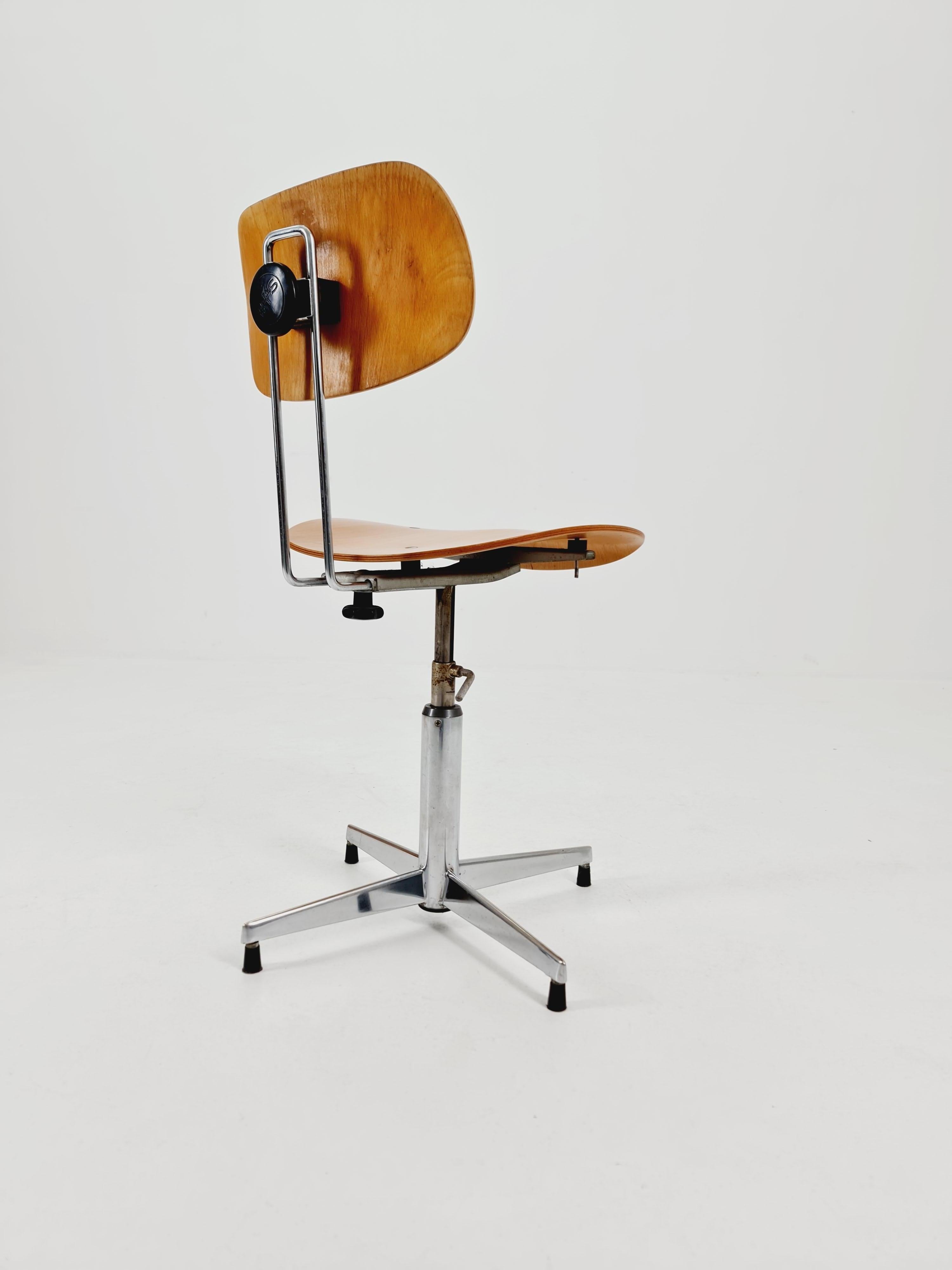 Pivot allemand  Modèle de chaise Bauhaus   par Egon Eiermann pour Wilde + Spieth années 1950 Bon état - En vente à Gaggenau, DE