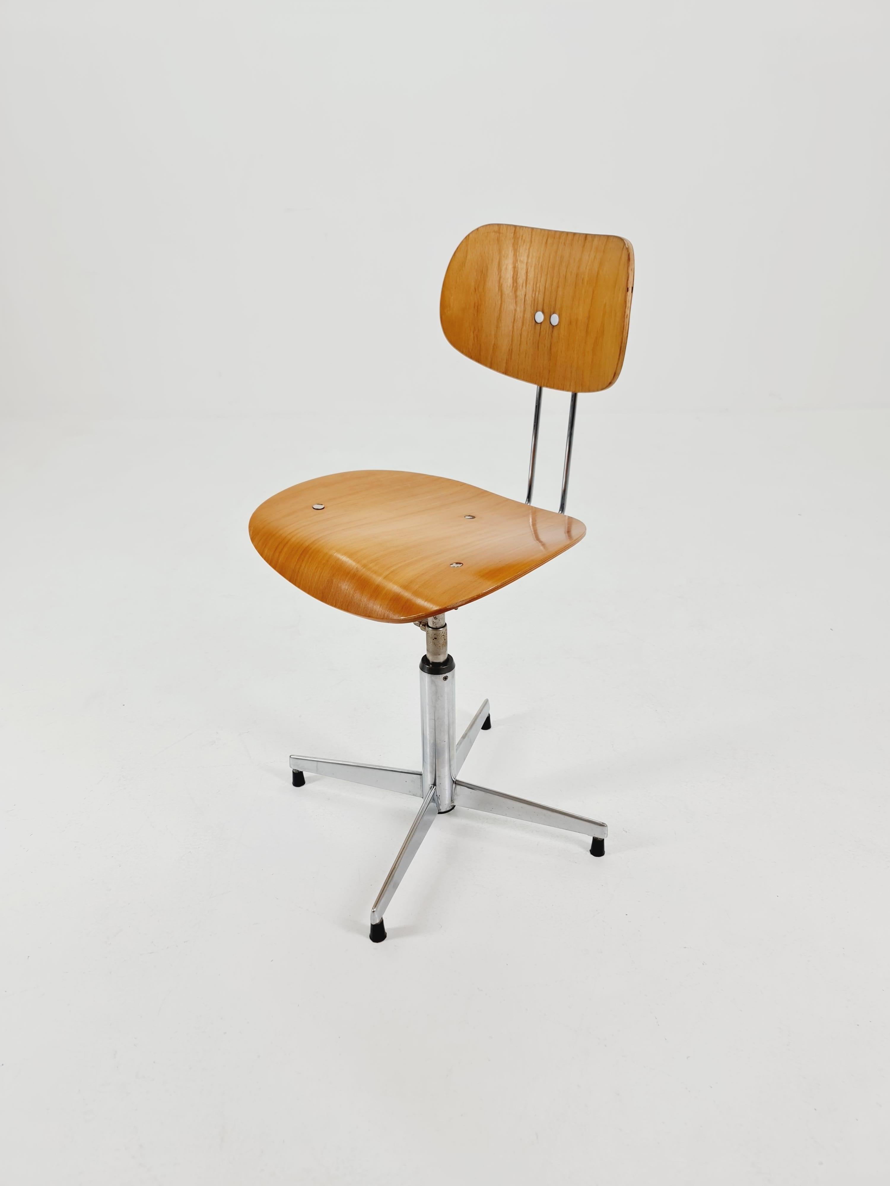 Pivot allemand  Modèle de chaise Bauhaus   par Egon Eiermann pour Wilde + Spieth années 1950 en vente 2