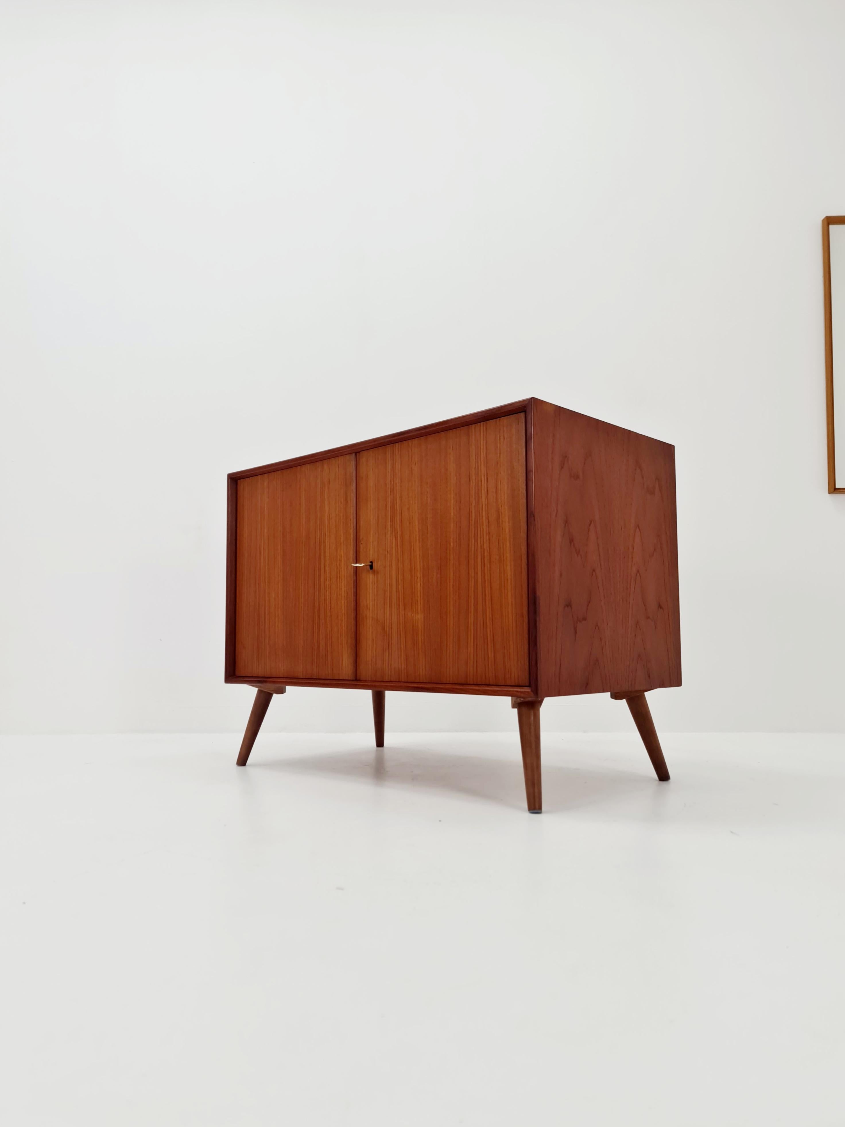 Buffet allemand en teck de Heinrich Riestenpatt pour RT 200, 1960 en vente 1