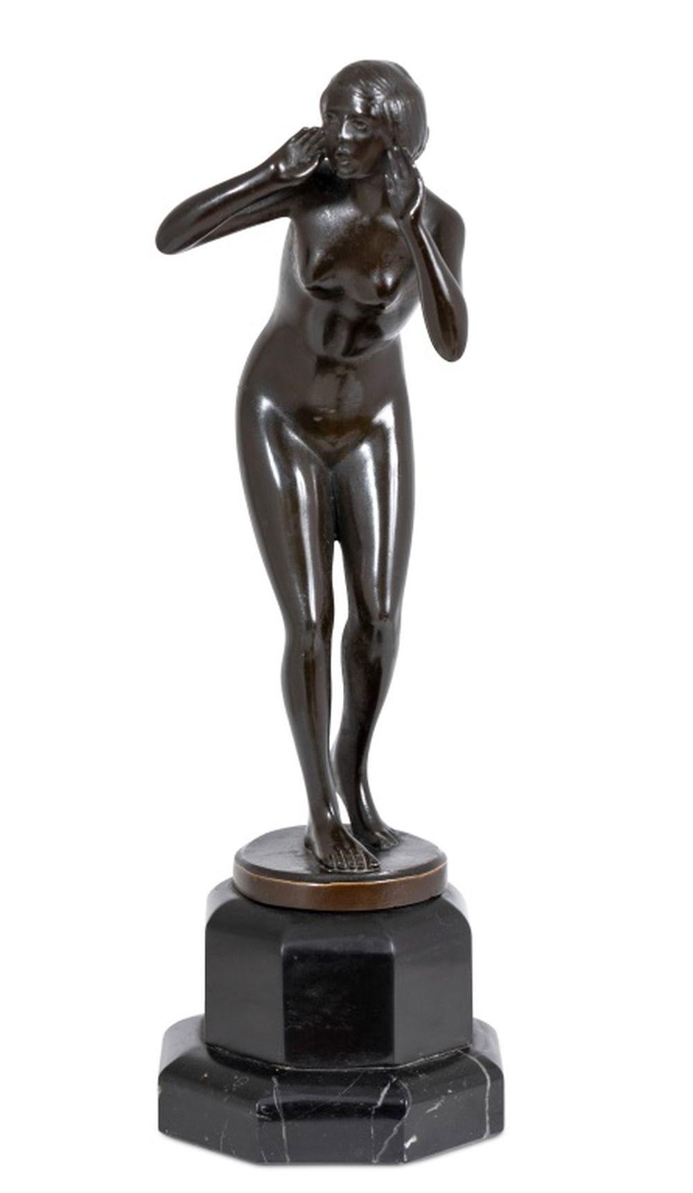 Scultura in bronzo patinato di German School 
