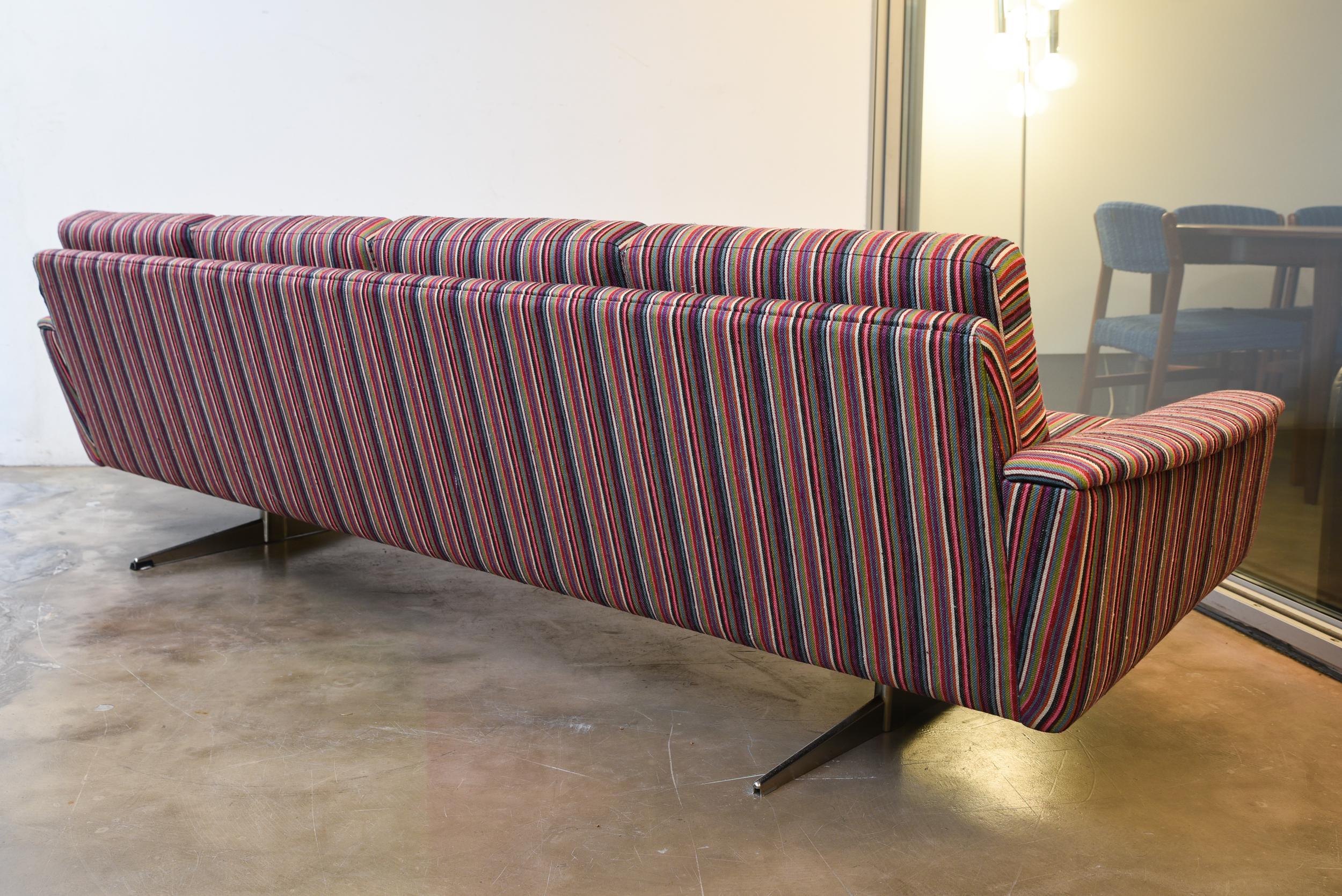German Three-Seat Sofa In Good Condition In Porto, PT