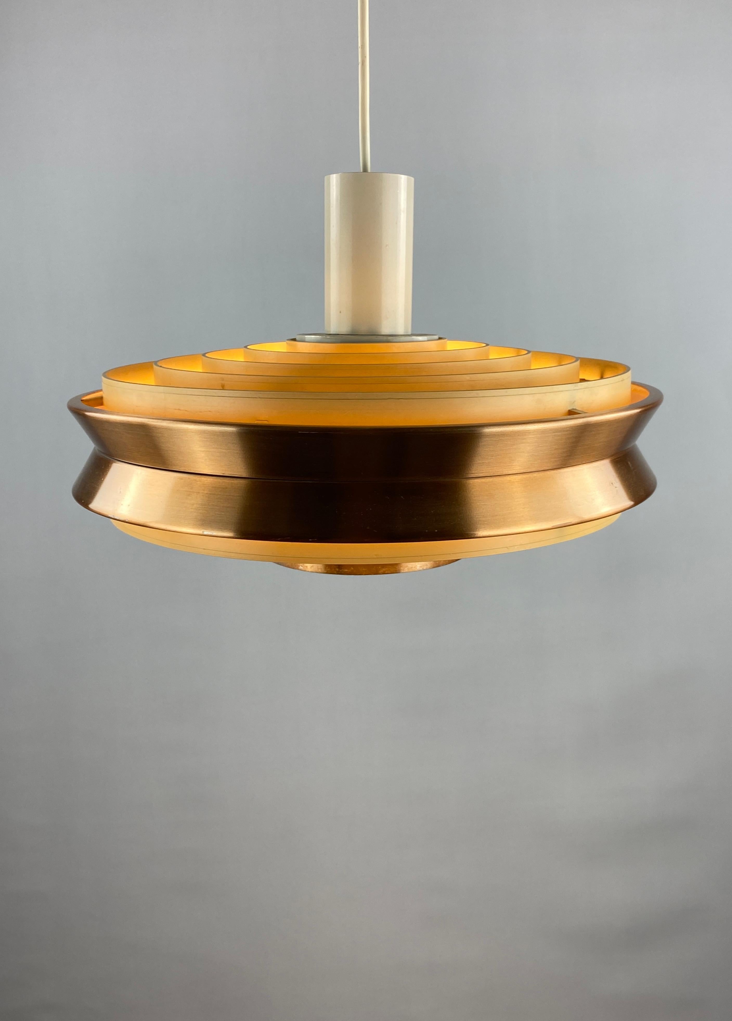 German UFO pendant light made by VEB Metalldrücker Halle from DDR 1970 For Sale 6