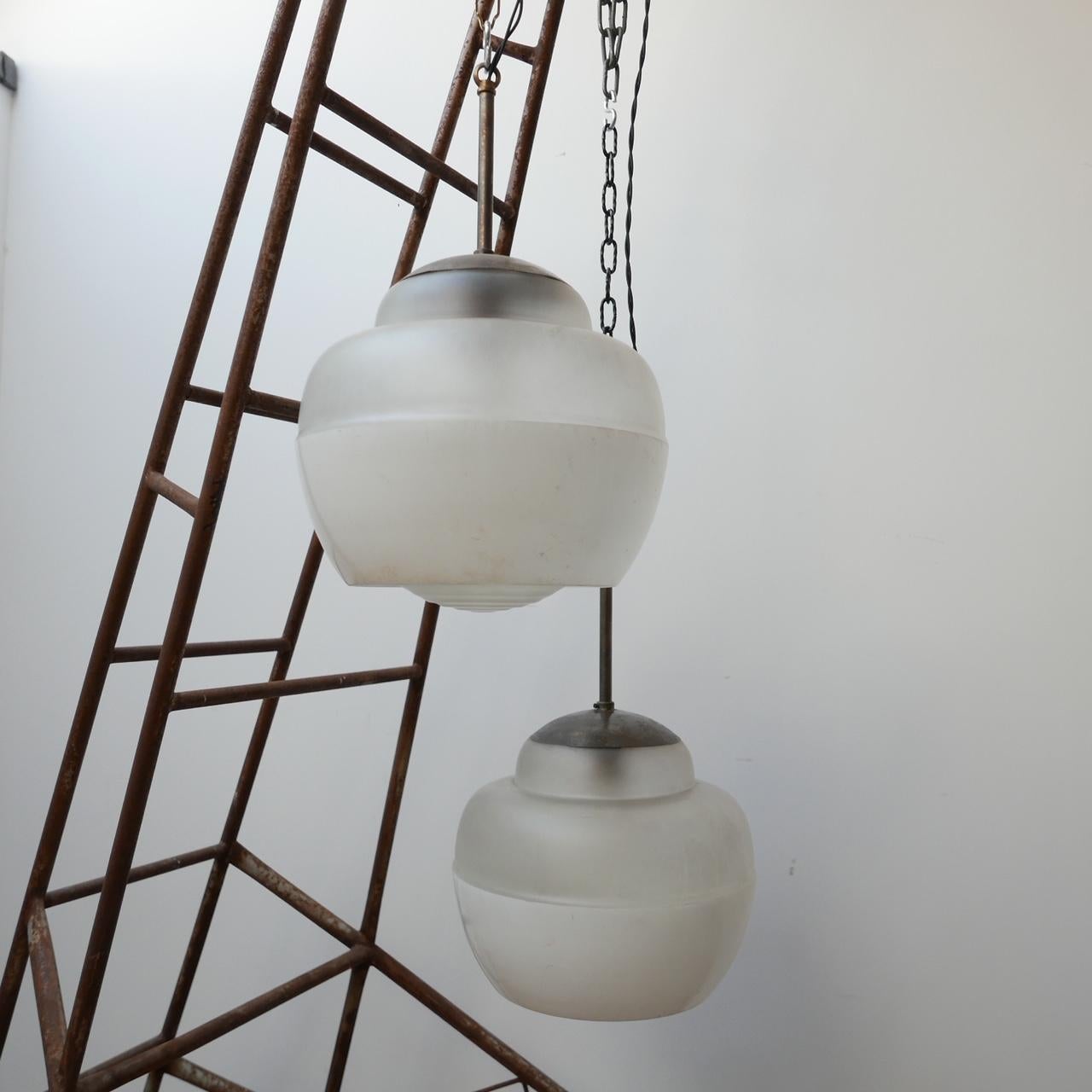 20ième siècle Lampes à suspension anciennes allemandes inhabituelles bicolores '2' en vente