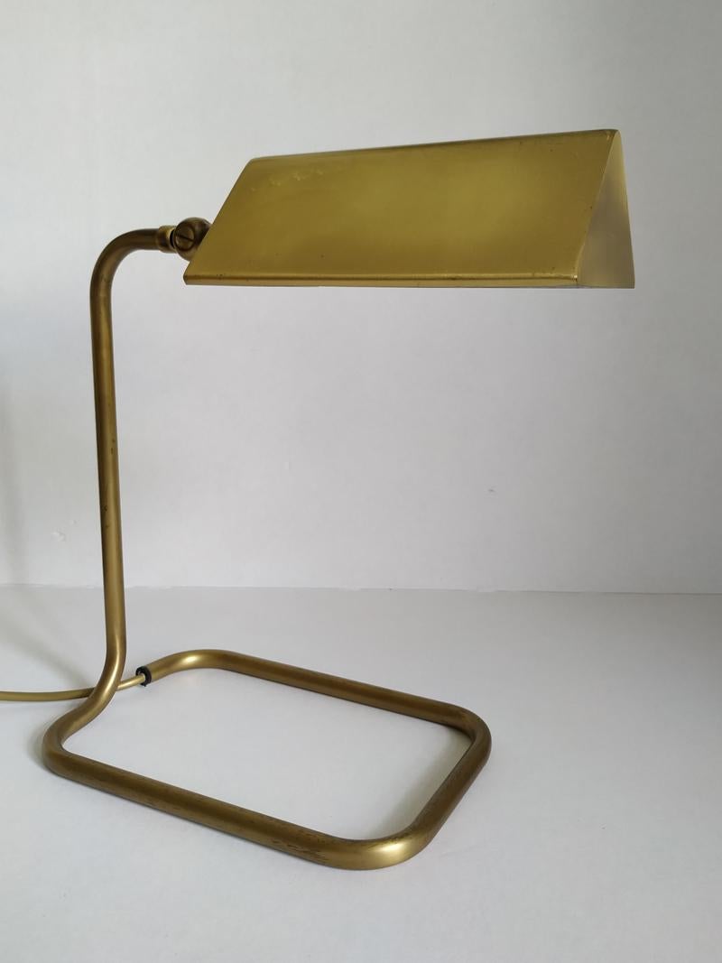 One of 2 German Vintage Adjustable Solid Brass Desk Lamp by Florian Schulz 1960s In Good Condition In Berlin, DE