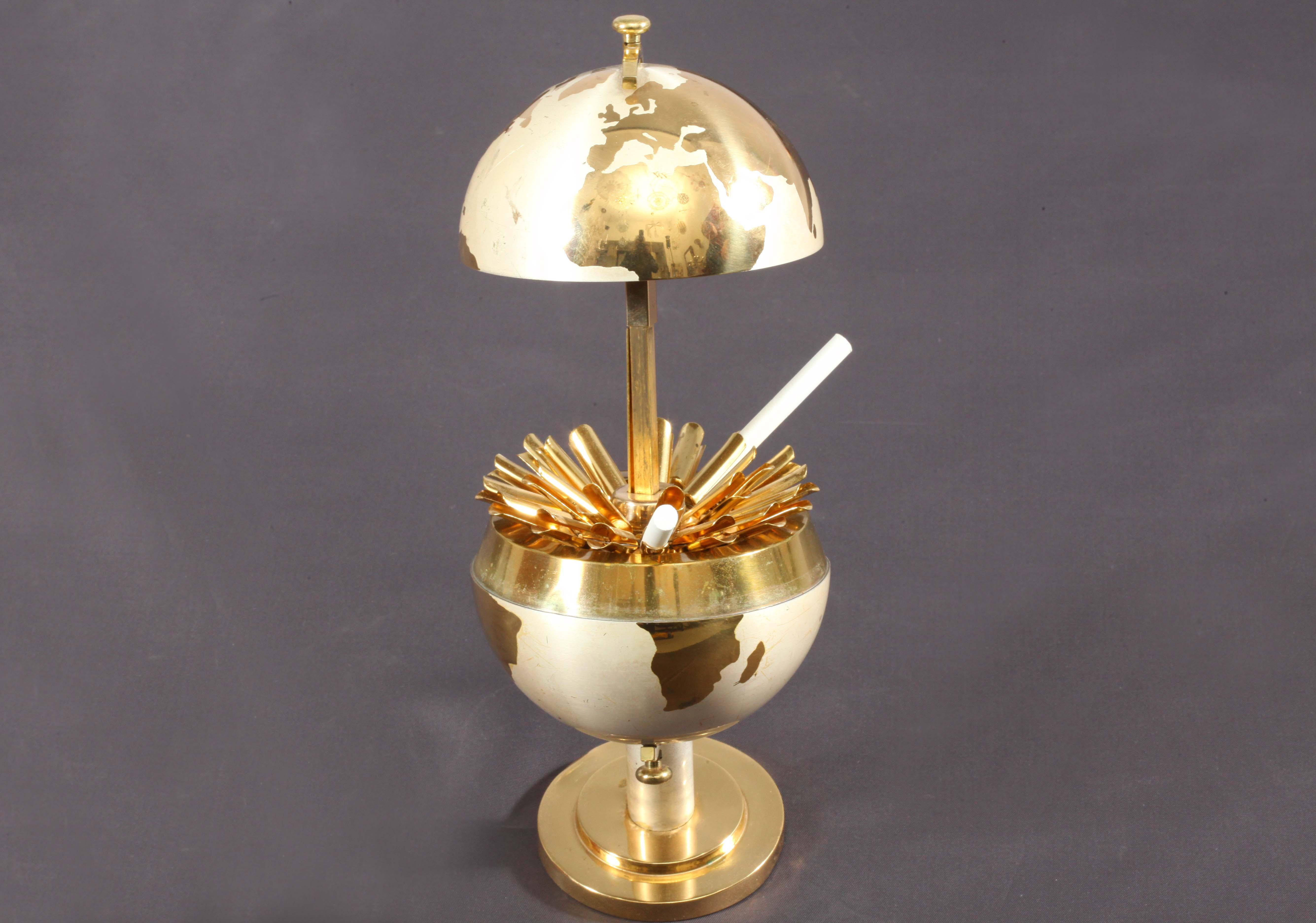 globe cigarette holder