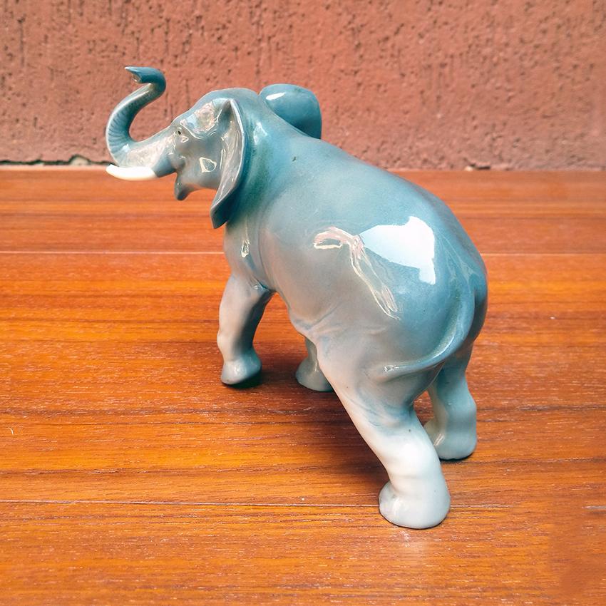 German vintage ceramic elephant, 1960s
Ceramic elephant coming from Germany, dating to the sixties. A small defects on a tusk.
Good general condition.
Very good detail and high quality cheramic
The measures are in cm 15 x 10 x 12 H.
If you are