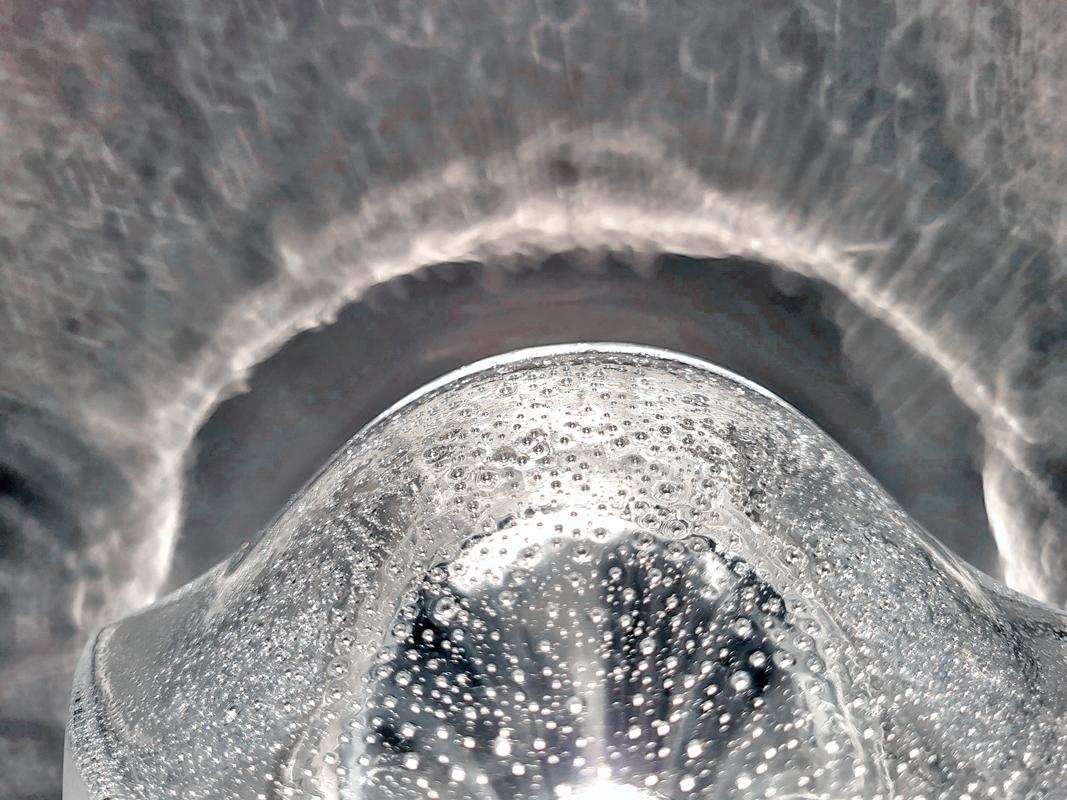 XX secolo Scontrino da soffitto o da parete in vetro a bolle d'aria tedesco d'epoca, anni '70 in vendita