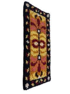 German Vintage Wall Rug, Thick Chunky Abstract Floral Pattern in Earthy Colours