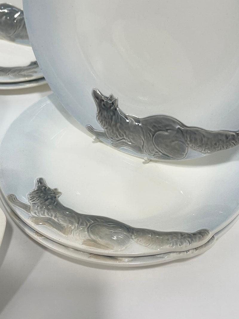 German Wächtersbach 12 Hunting plates and tureen by Carl Bull, 1910 For Sale 7
