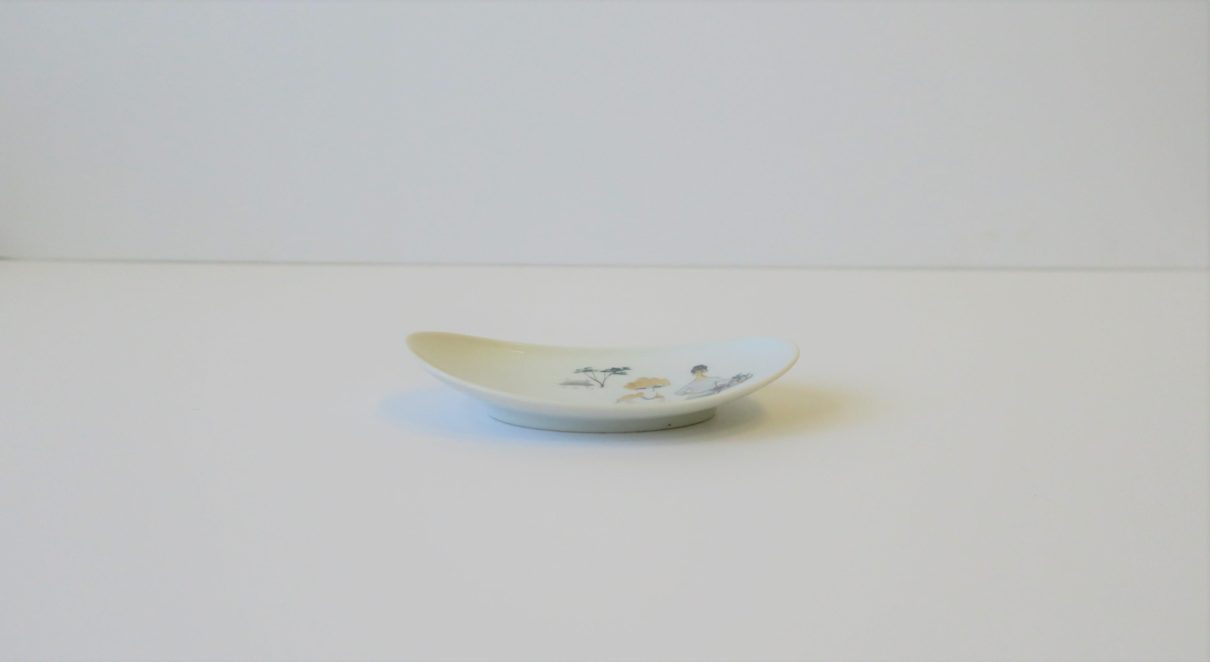 Female Figures White Porcelain Jewelry Dish by Rosenthal, 20th Century For Sale 8