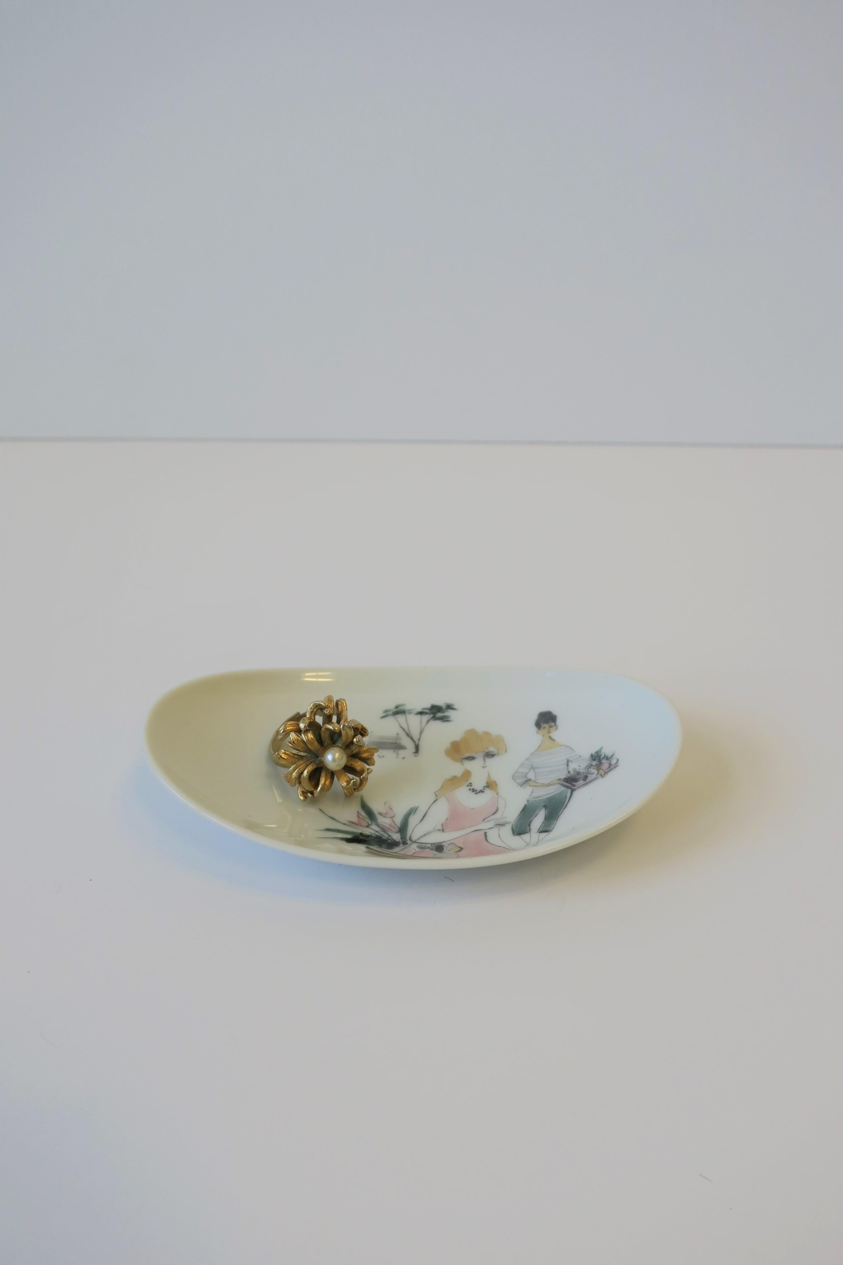 Glazed Female Figures White Porcelain Jewelry Dish by Rosenthal, 20th Century For Sale