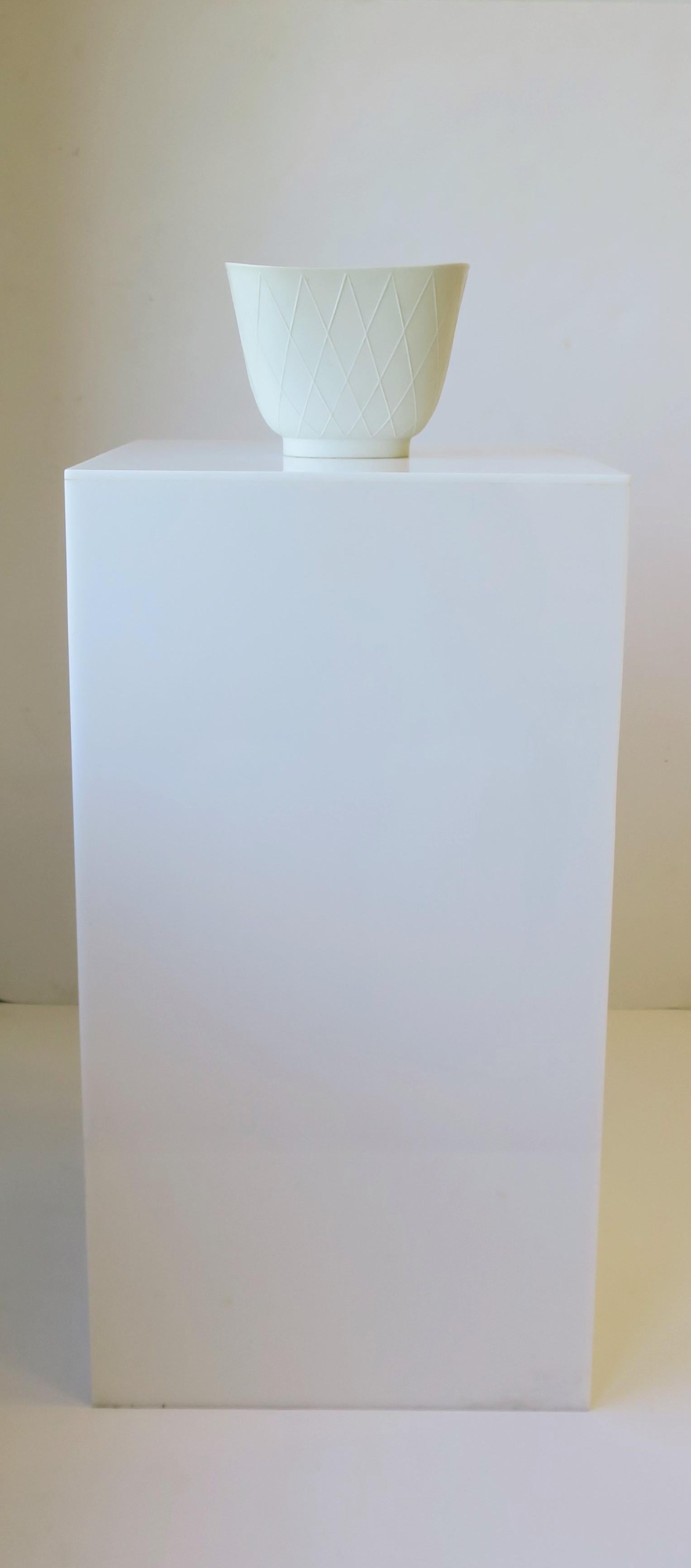 German White Matte Porcelain Vase by Rosenthal, ca. Early 20th C. In Good Condition In New York, NY