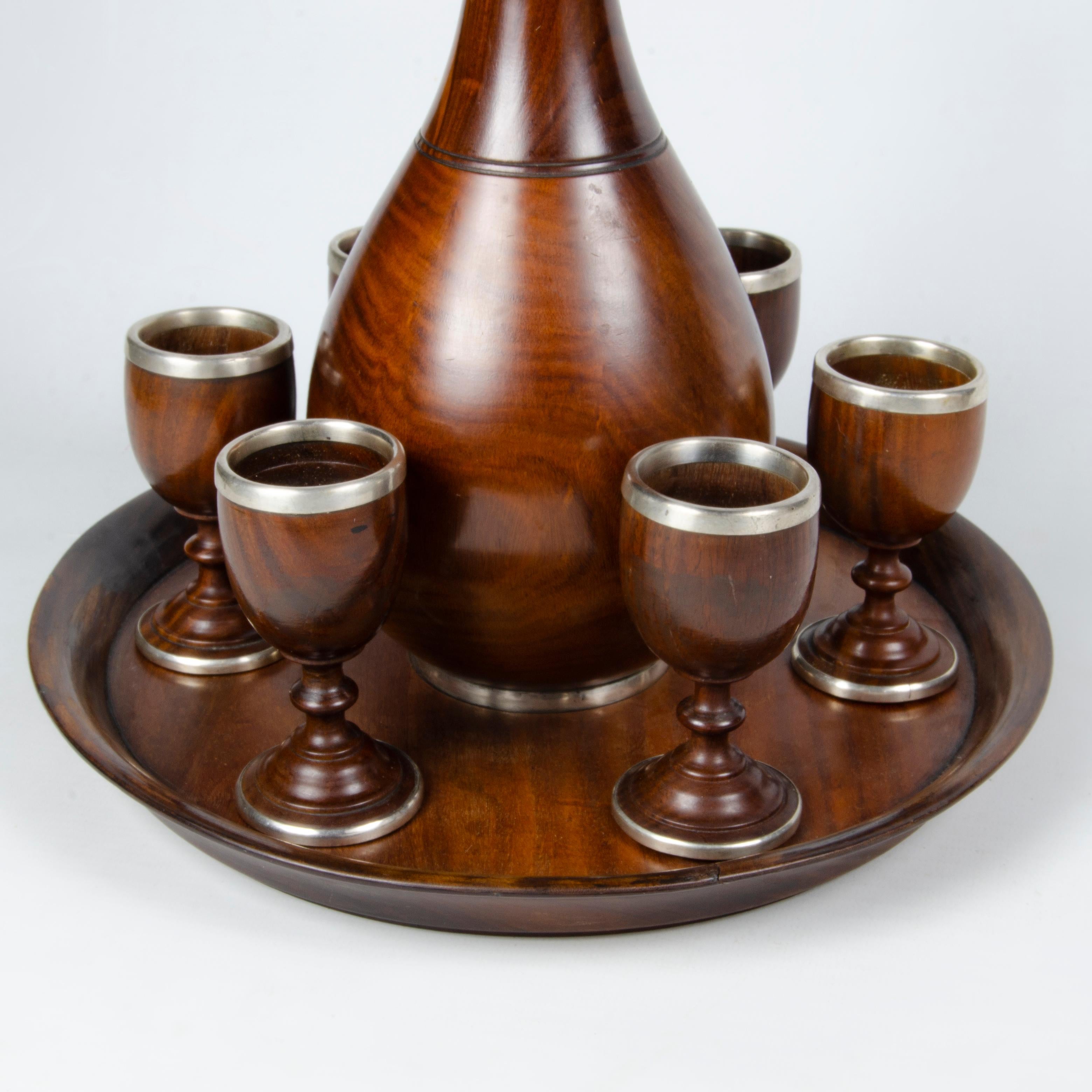 Belle Époque Set di decanter tedeschi in legno e argento con bicchieri di Gebrüder Kühn, XIX secolo in vendita