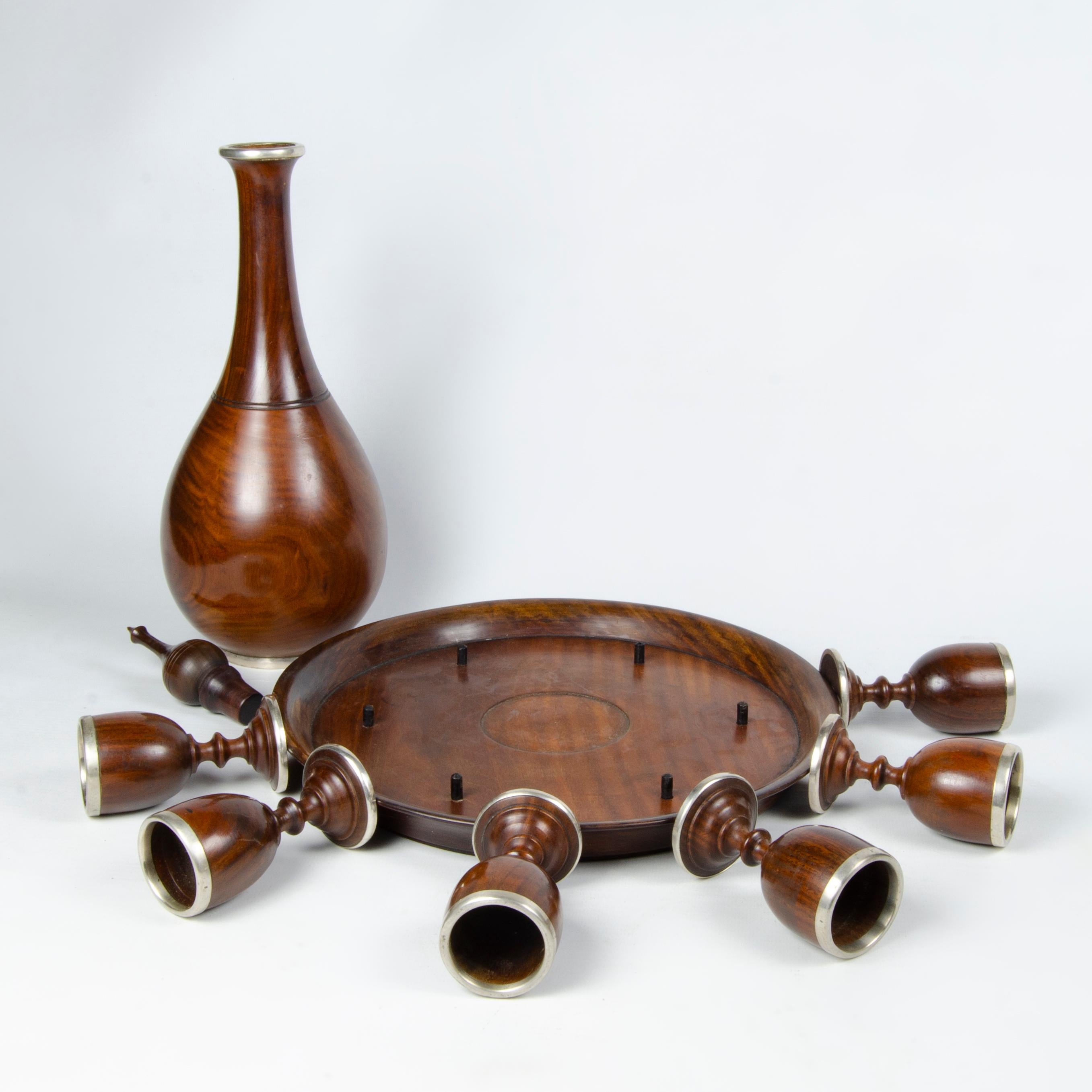 Tedesco Set di decanter tedeschi in legno e argento con bicchieri di Gebrüder Kühn, XIX secolo in vendita