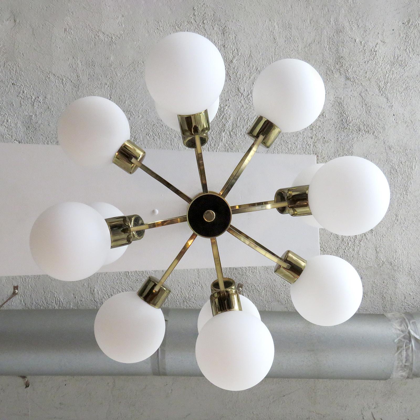 German XL-Atomic Chandelier, 1970 In Good Condition For Sale In Los Angeles, CA