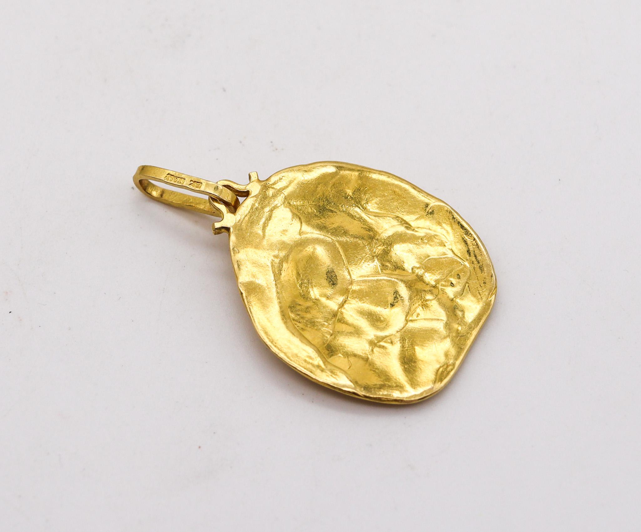 Germano Nino D'Antonio 1970 Renaissance Revival Medallion In 18Kt Yellow Gold For Sale 1