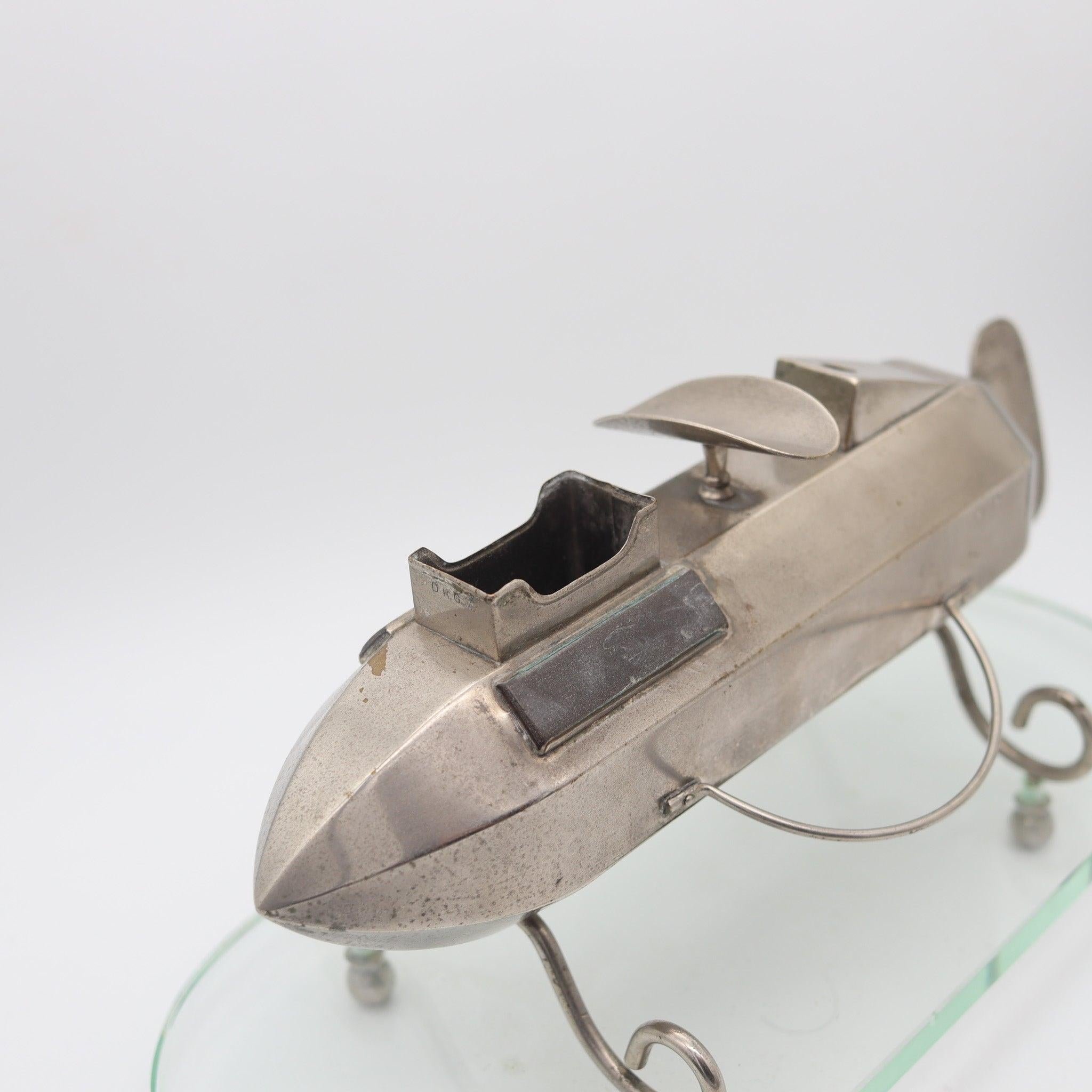 GERMANY 1920 Art-Deco Graff Zeppelin-Schreibtisch-Zigarettenschliff-Halter mit passender Ständerung (Art déco) im Angebot