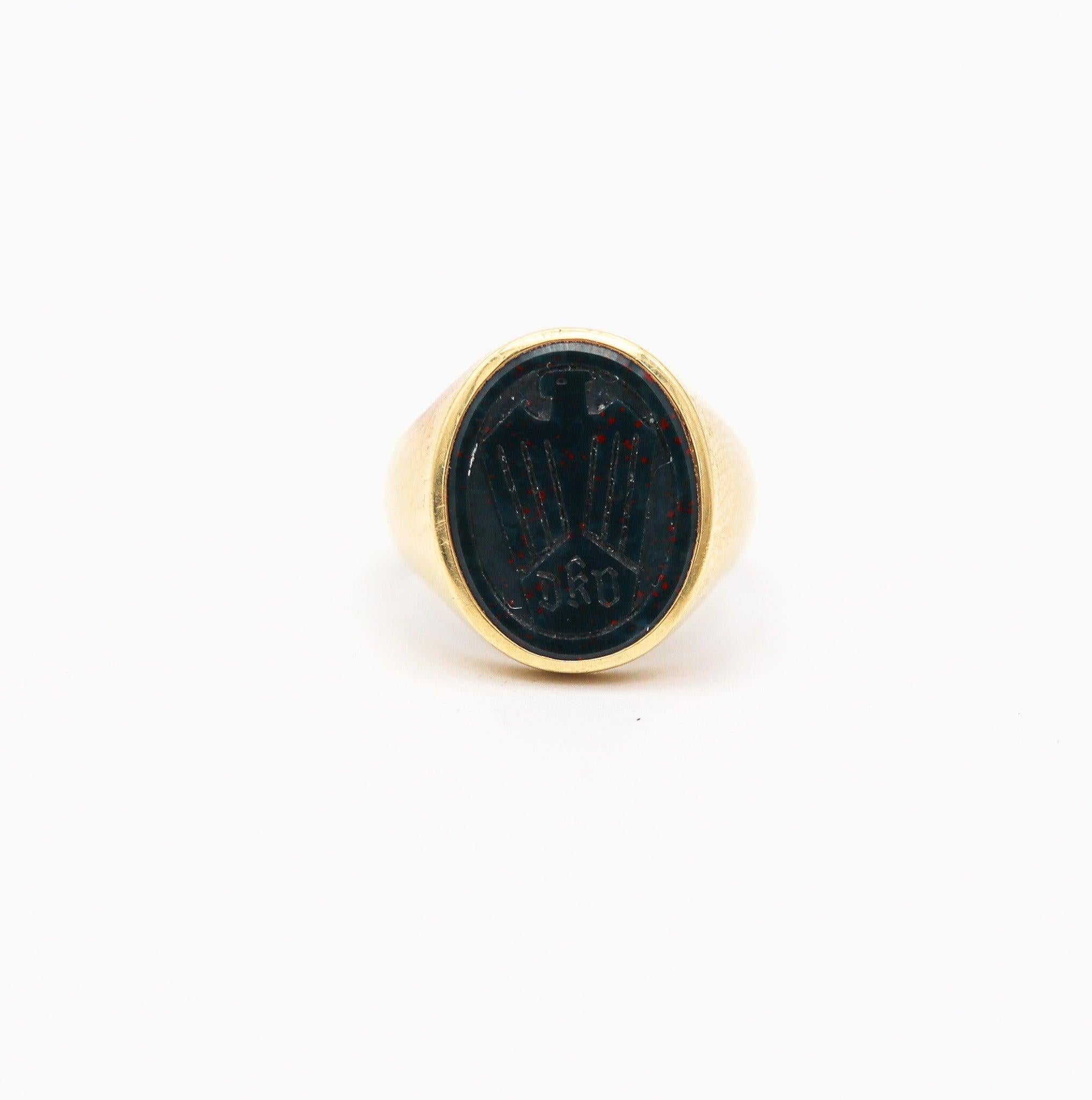 GERMANY 1928 Bloodstone Signet Ring In 14Kt Gold Carved With Stylized Eagle In Excellent Condition In Miami, FL