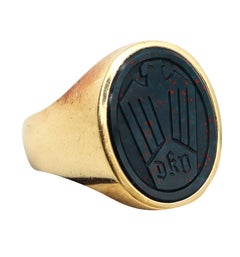 GERMANIA 1928 Anello con pietra sanguigna in oro 14Kt con incisione di un'aquila stilizzata
