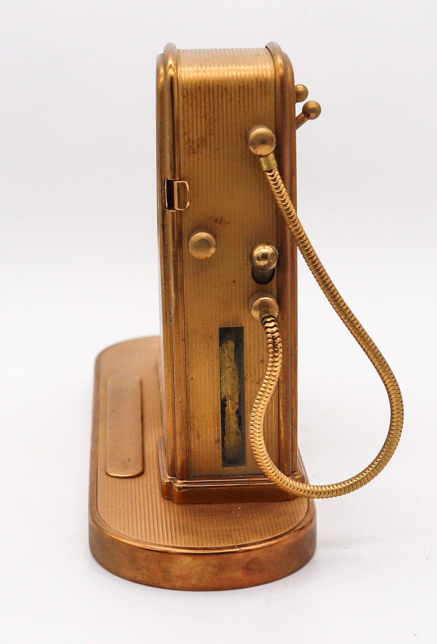 ALEMANIA 1930 Art Decó Dispensador de cigarrillos de gasolinera, percutor y calendario 1