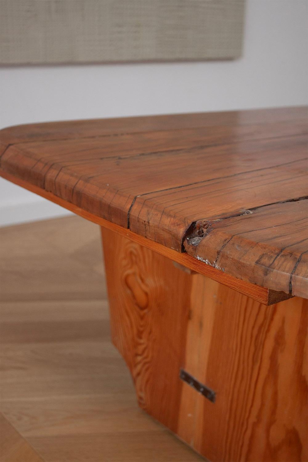 Mesa de sofá de madera de estilo rústico alemana hecha con la encimera de una antigua panadería en venta 4