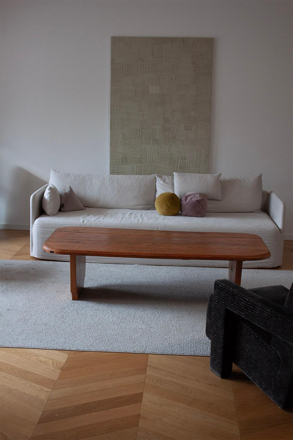 Mesa de sofá de madera de estilo rústico alemana hecha con la encimera de una antigua panadería De campo en venta