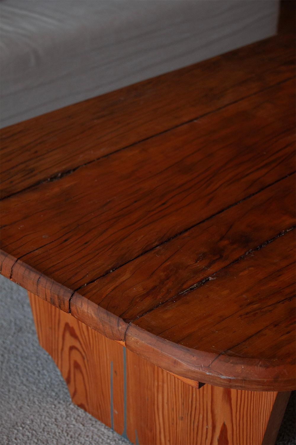 Mesa de sofá de madera de estilo rústico alemana hecha con la encimera de una antigua panadería en Bueno estado para la venta en Rümmingen, BW