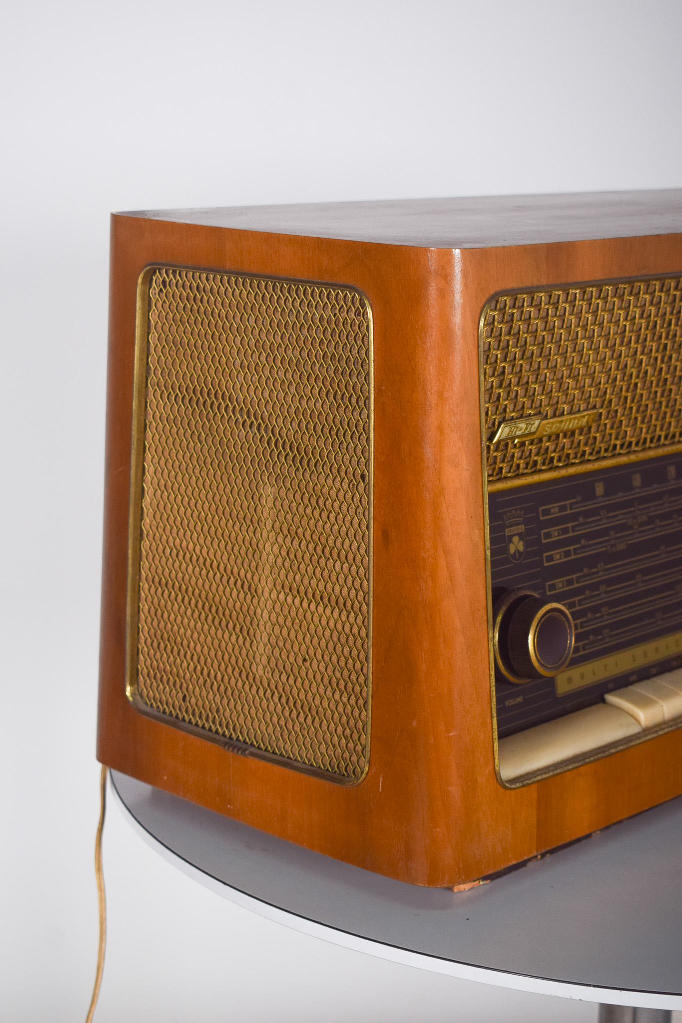 Metal Germany Grundig Table Radio, Hi Fi Sound. For Sale