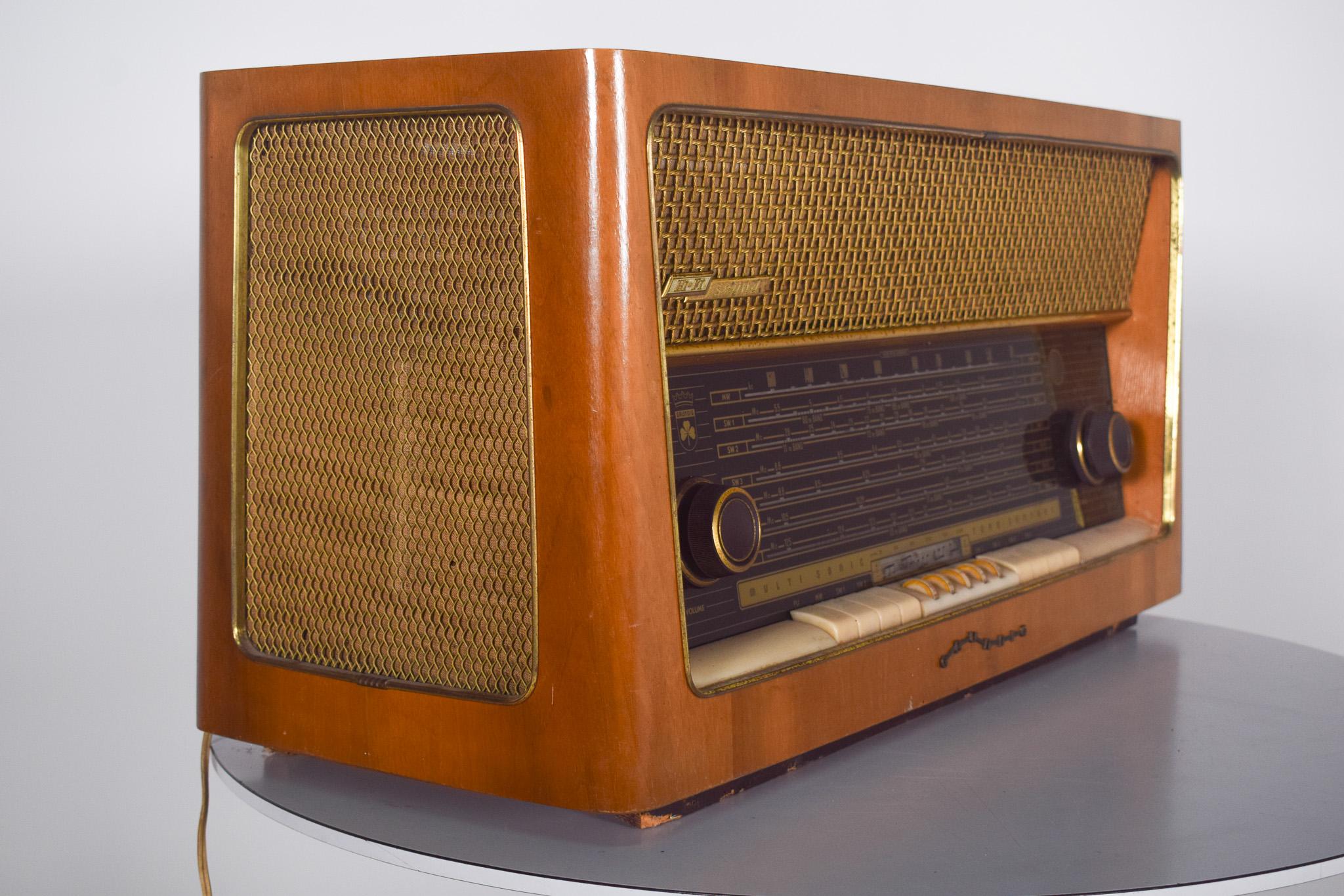 Germany Grundig Table Radio, Hi Fi Sound. For Sale 1