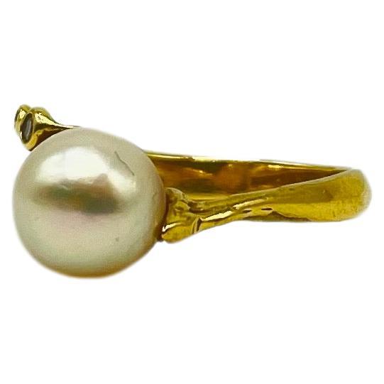 Women's or Men's Germany wurzbacher 18k yellow gold ring with pearl and diamond  For Sale
