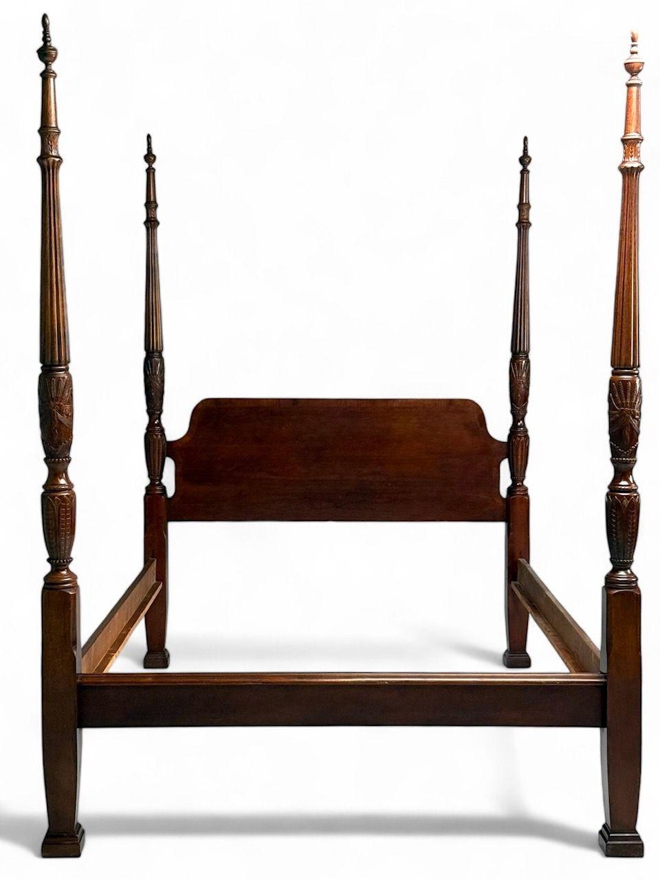 Gerogian, Four Poster Bed, Queen or Full, Carved Mahogany, United States, 1930s In Fair Condition In Manhasset, NY