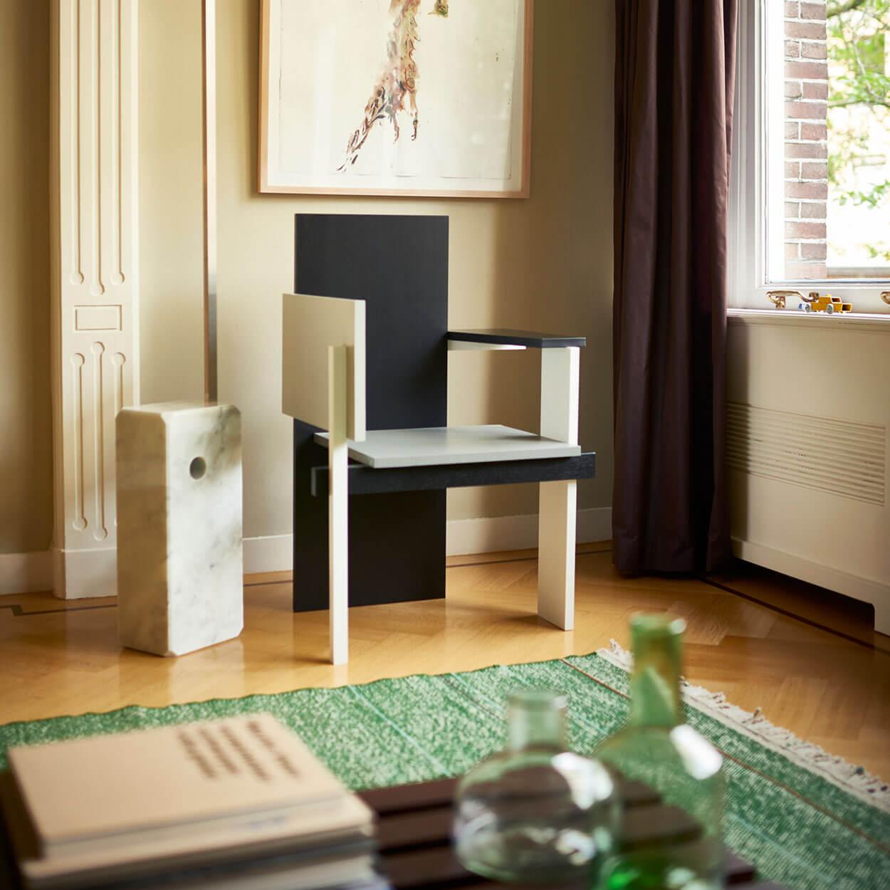 En 1923, Gerrit Rietveld diseñó su emblemática silla Berlín para la 