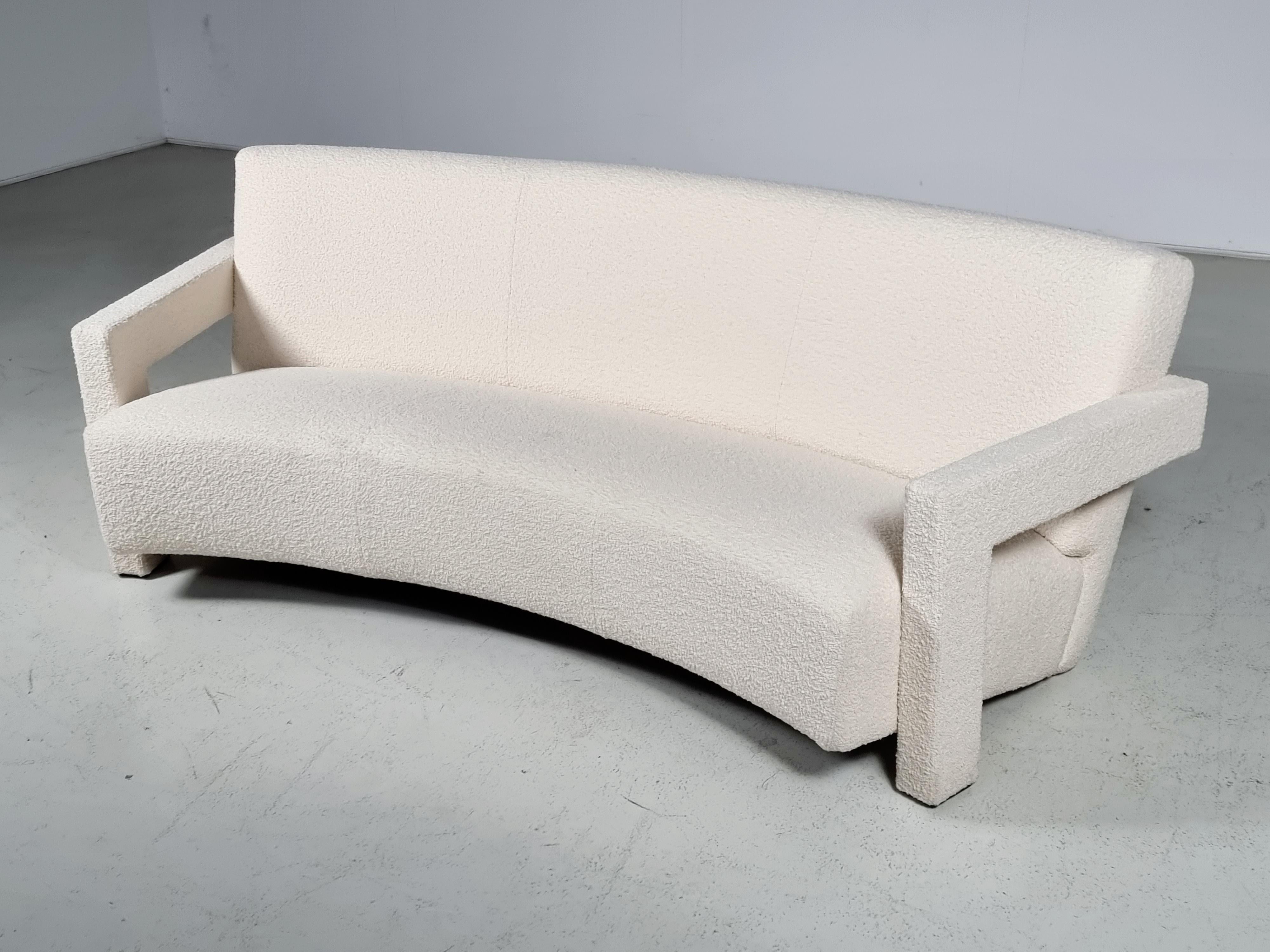 Gerrit Rietveld 637 Curved Utrecht Sofa for Cassina, 1990s In Excellent Condition In amstelveen, NL