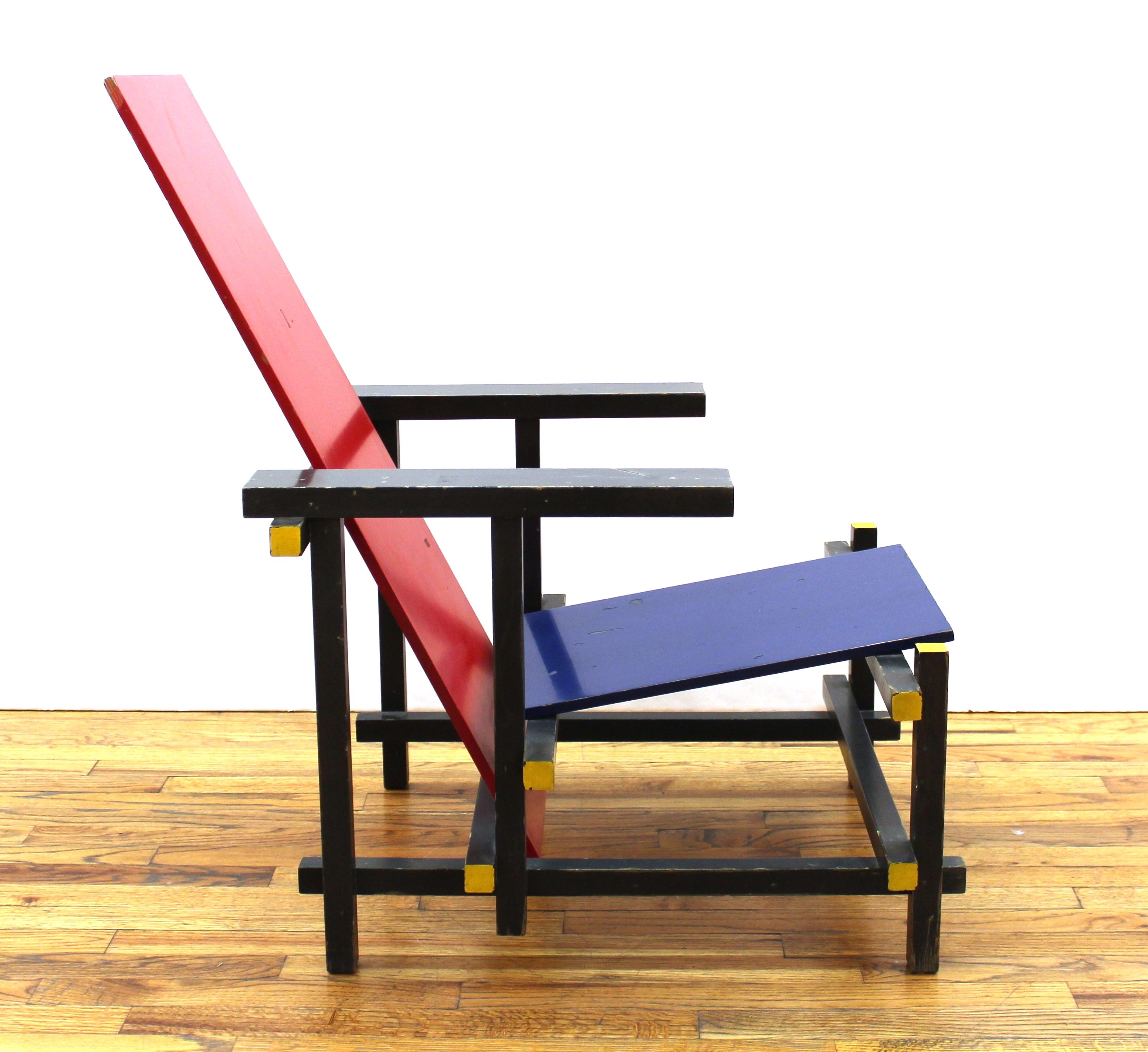 Gerrit Rietveld Bauhaus red blue chair issued by Cassina. 34.25
