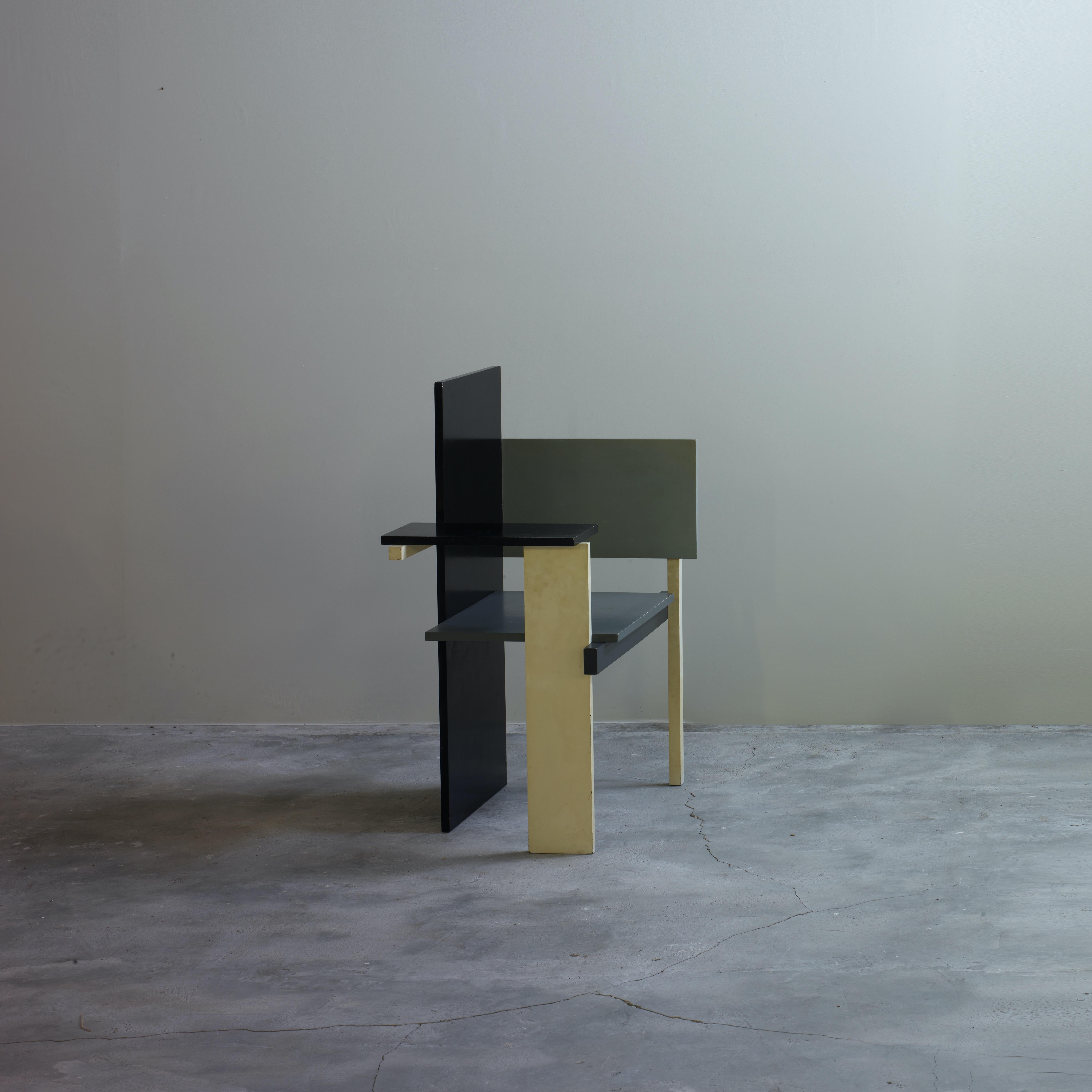 Dutch Gerrit Rietveld, Berlin Chair / Authentic  For Sale