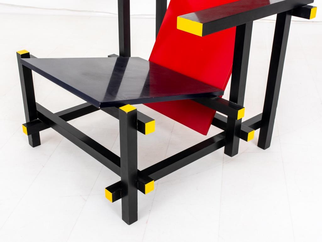 Gerrit Rietveld De Stijl Red Blue Chair In Good Condition For Sale In New York, NY