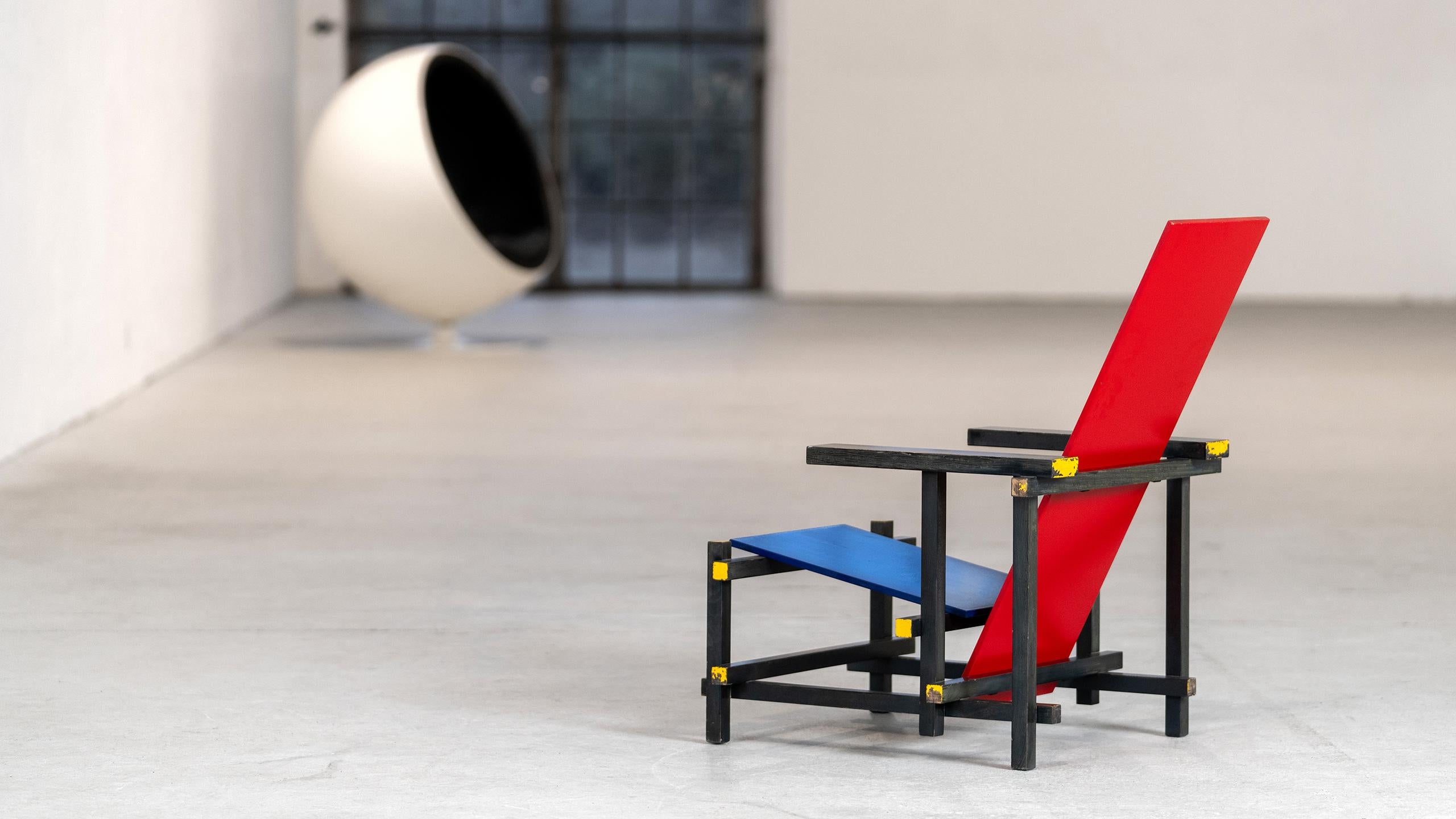 Gerrit Rietveld - Silla temprana roja y azul nº 231 de Cassina De Stijl  Bauhaus 7