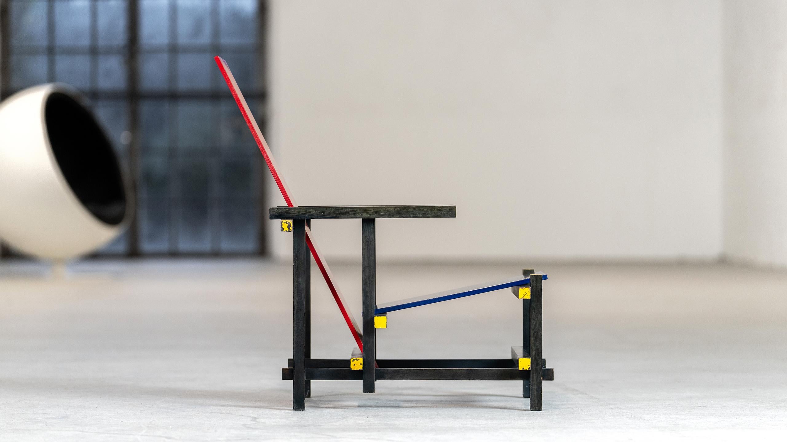 Gerrit Rietveld - Silla temprana roja y azul nº 231 de Cassina De Stijl  Bauhaus 9